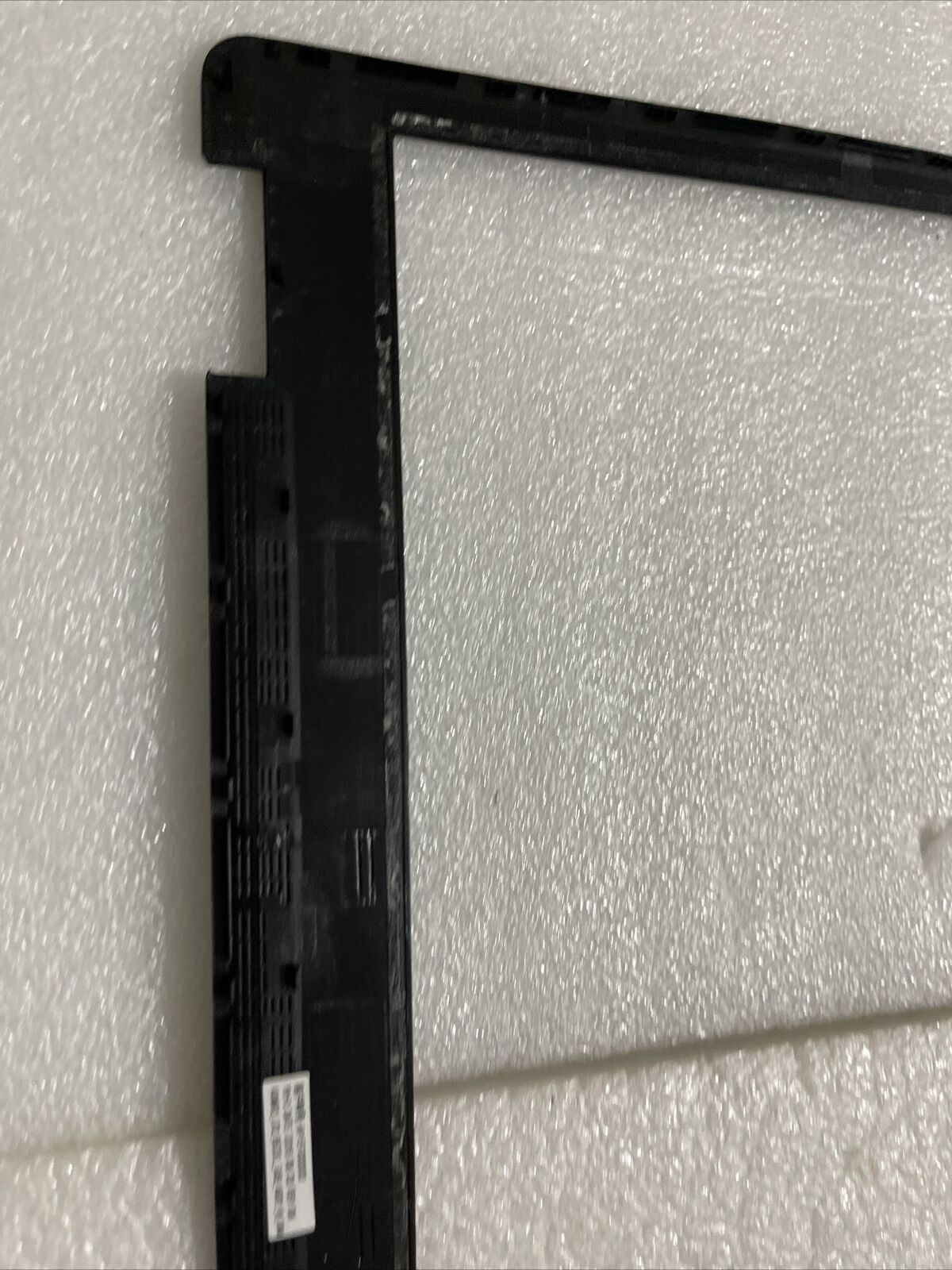 GENUINE DELL LATITUDE E5570 LAPTOP LCD FRONT TRIM BEZEL 8VYRG 08VYRG H1 N4