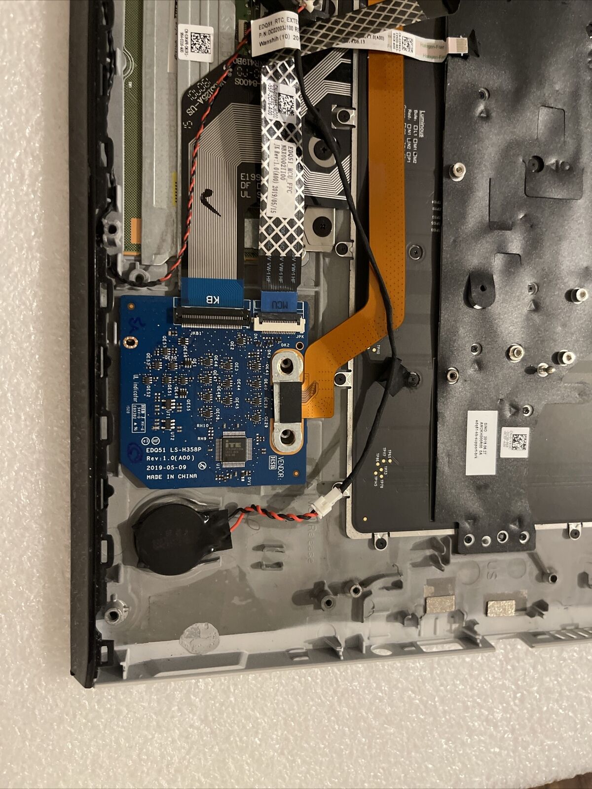 GENUINE Alienware M15 R2 Palmrest Keyboard Speakers / Extras MVM8D 0MVM8D H2 H2