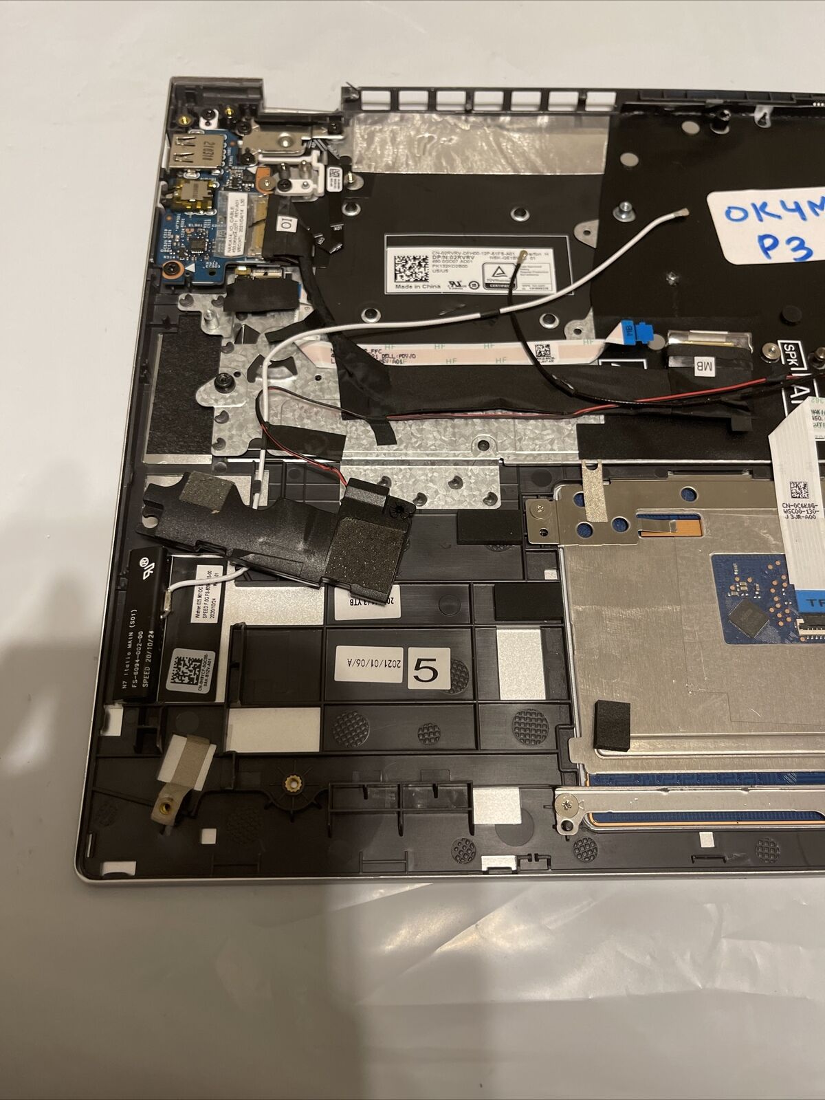 Genuine Dell Inspiron 7400 Palmrest USEng Backlit Keyboard Silver CJ7N3 K4MHC P3