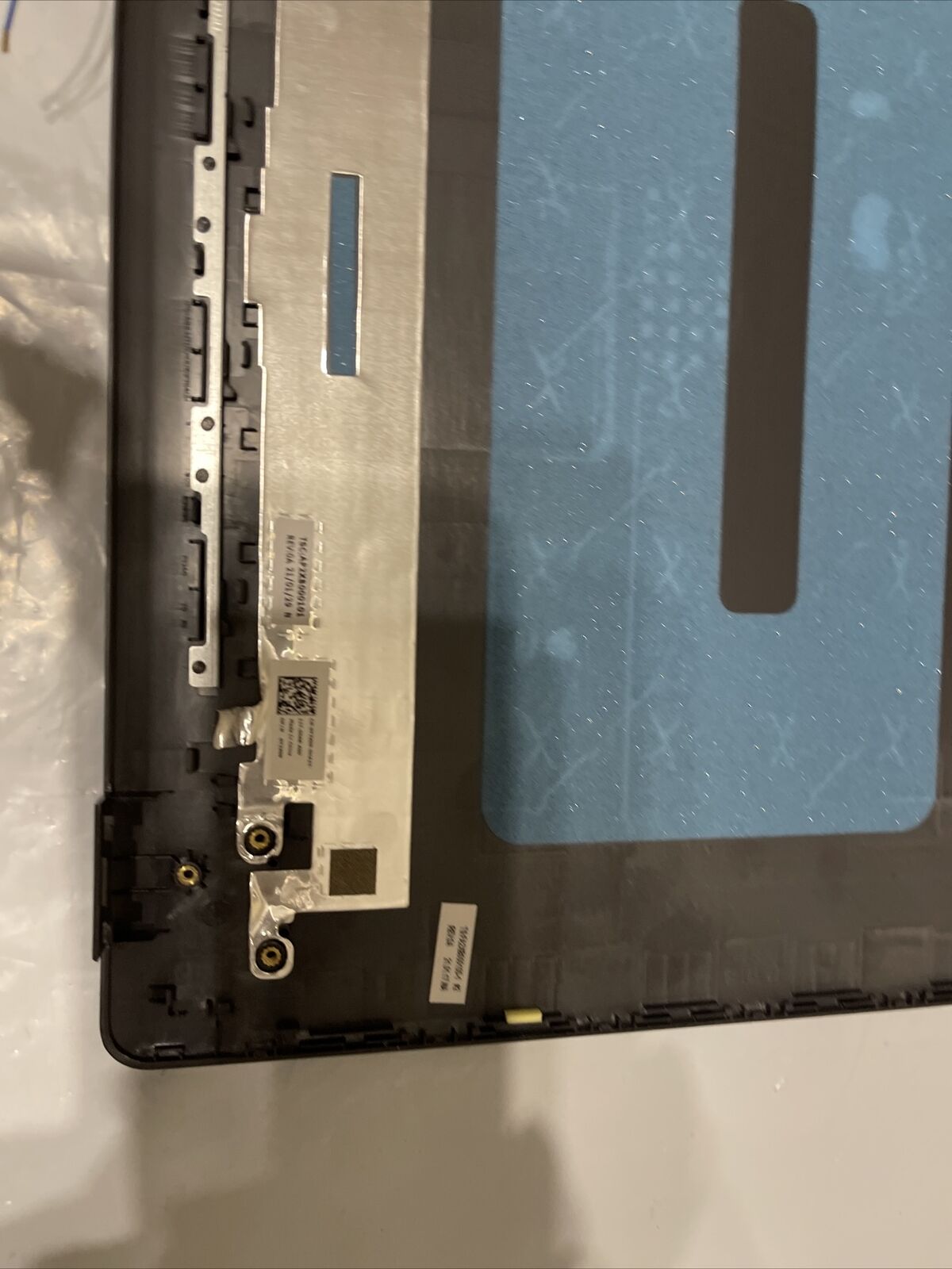 Genuine DELL Vostro 3501 top lid Cover  without hinges 0Y5X09  Y5X09 C2 P1
