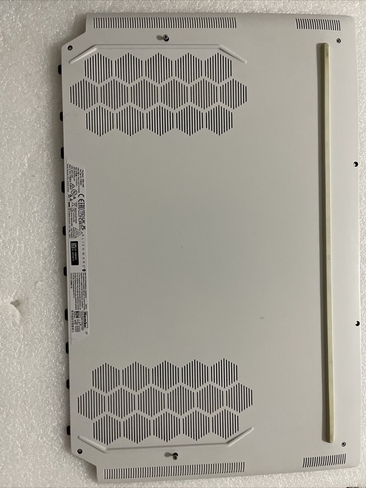 Genuine Dell ALIENWARE x17 R1 X17 R2 D White Bottom Base Back cover 94D11 H1 E1