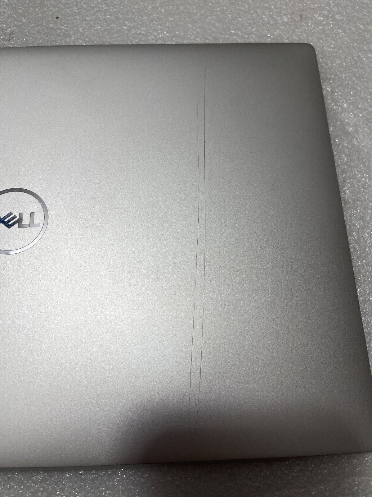 Dell XPS 9320 Plus 13.4" Oled Touchscreen  29WPH VNRJ0 DqJ1 Scratch On Top Lid