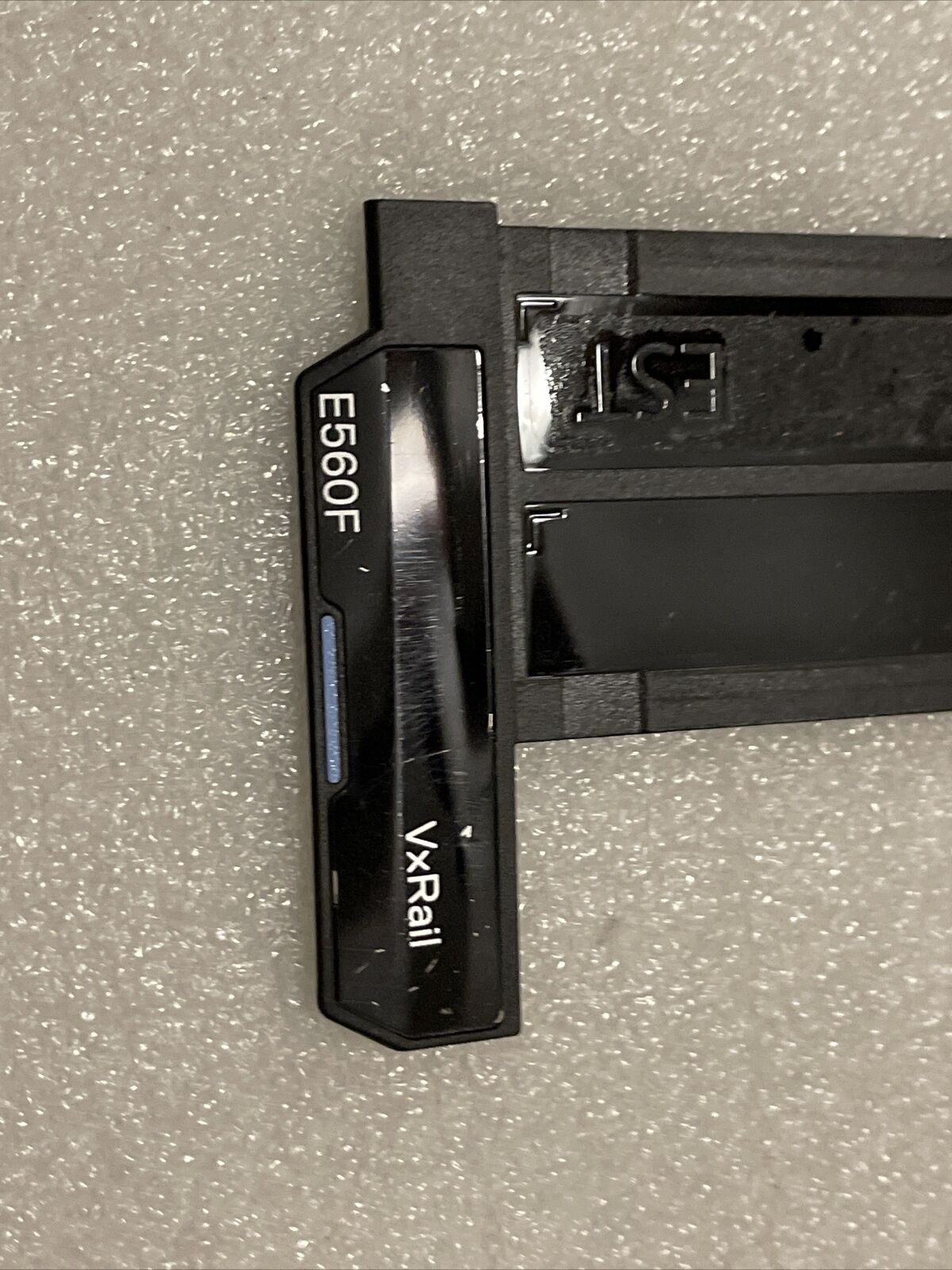 Genuine Dell EMC VxRail E560F Plastic Assembly Tray P/N: 4YNT4 04YNT4