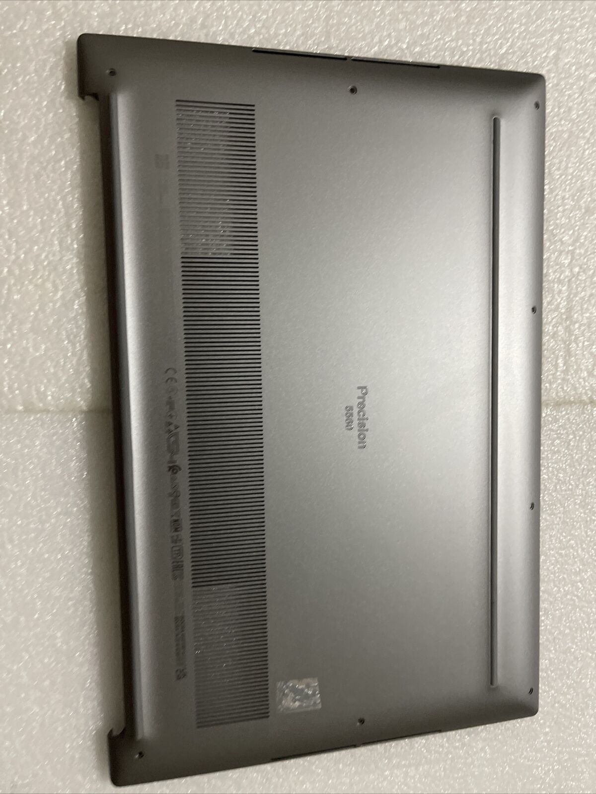 GENUINE DELL PRECISION 5560 BOTTOM COVER WITH AUDIO PORT Silver 9RFWJ 9RFWJ K2C4