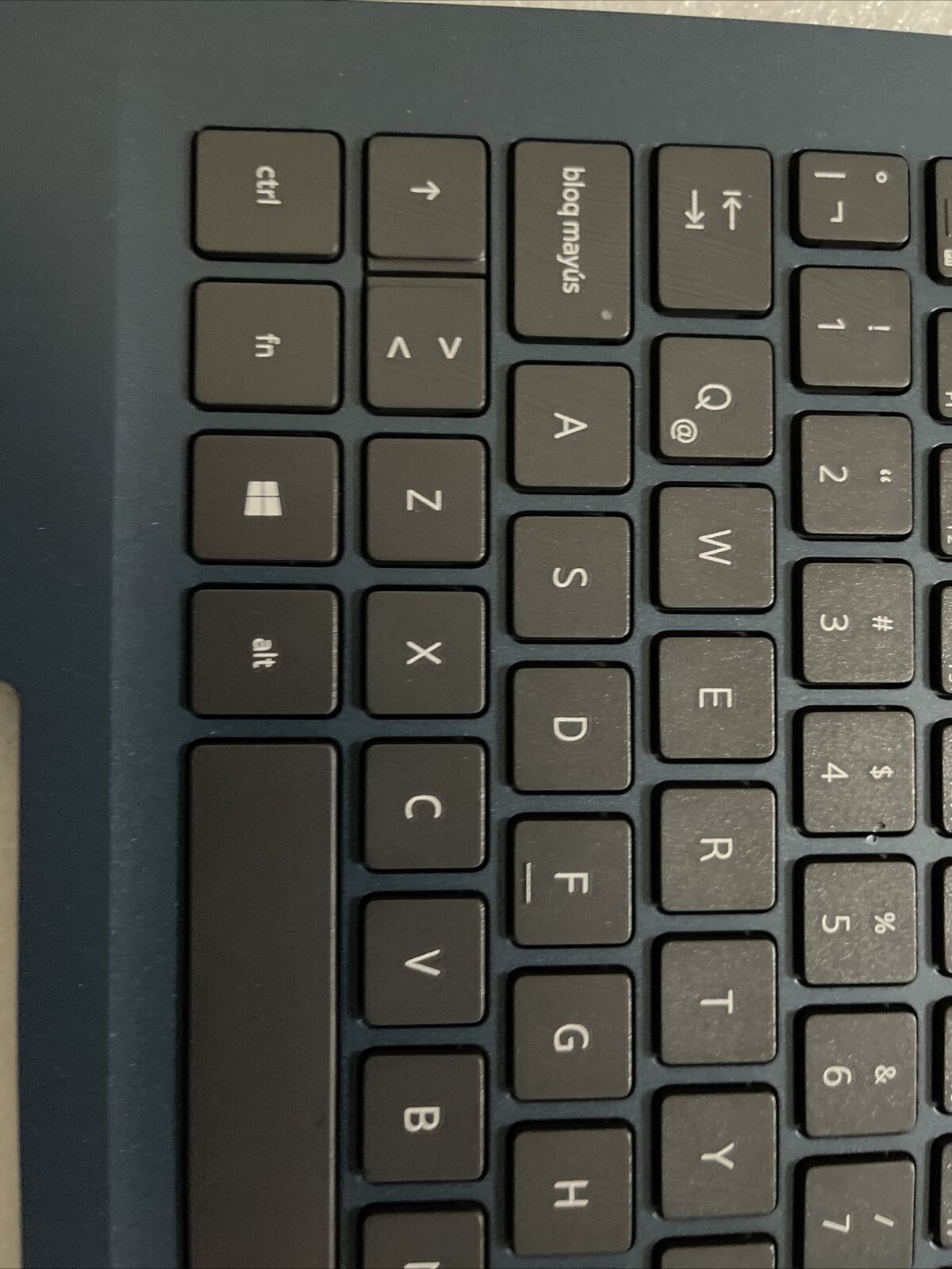 NEW GENUINE DELL Inspiron 15 3000 Palmrest SPANISH KEYBOARD NNV52 0NNV52 H1 P4