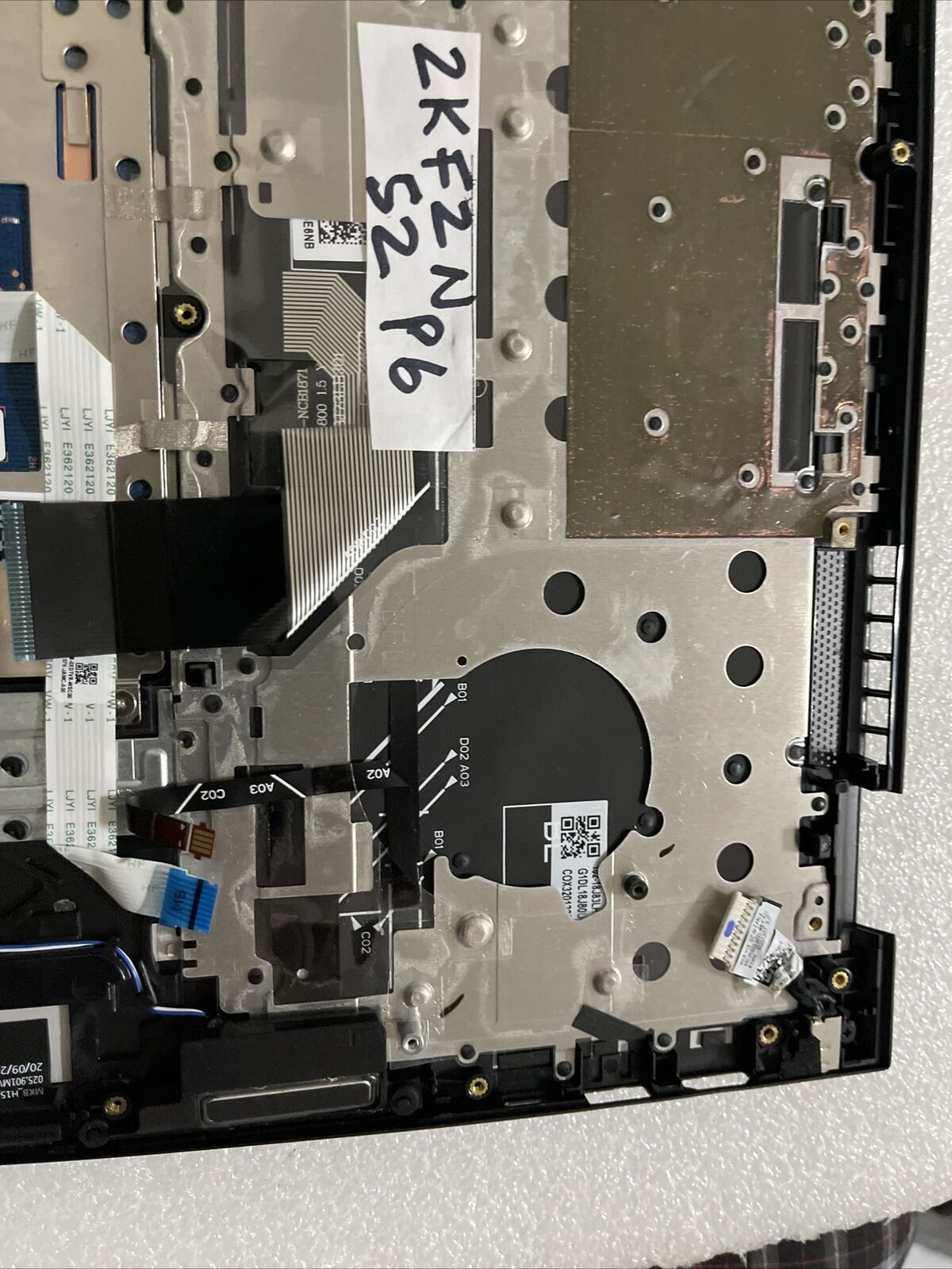 Dell Inspiron 15 7590 Palmrest US/EN BCL Keyboard  SPEAKERS Extras 2KF2N S2 P6