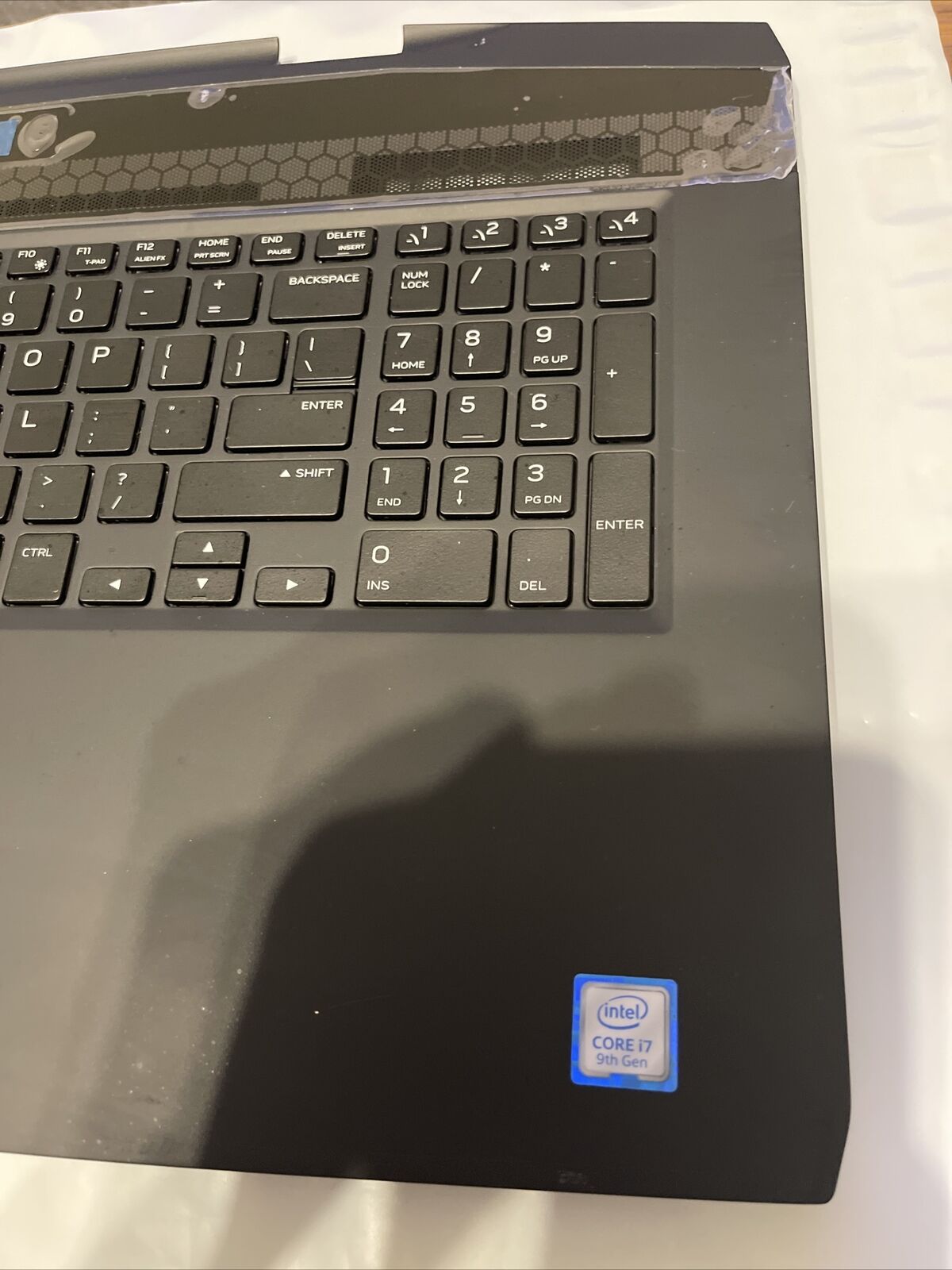 Genuine Dell Alienware M17 Laptop Palmrest Top Cover Assembly GYGKG 0GYGKG P4 T4