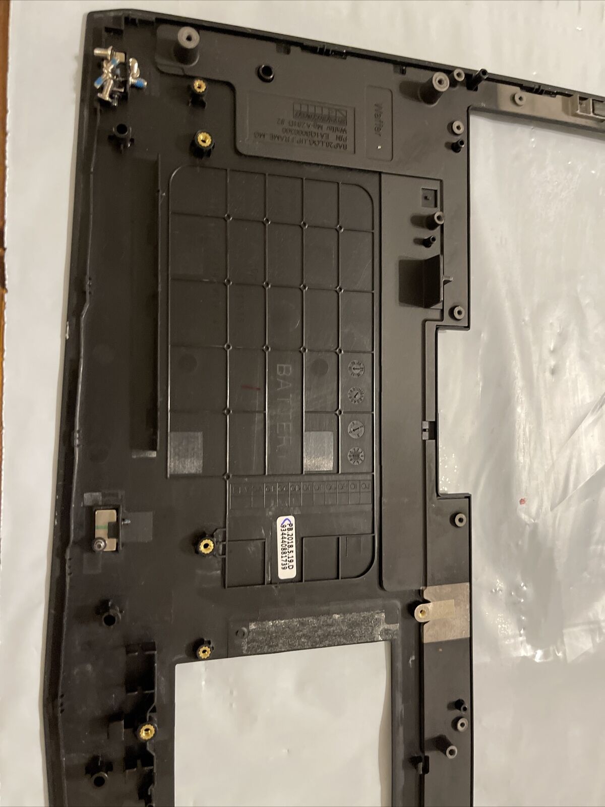 GENUINE DELL ALIENWARE 17 R4 PALMREST ASSEMBLY AP1QB000410 K3Y92 0K3Y92 H1 P1