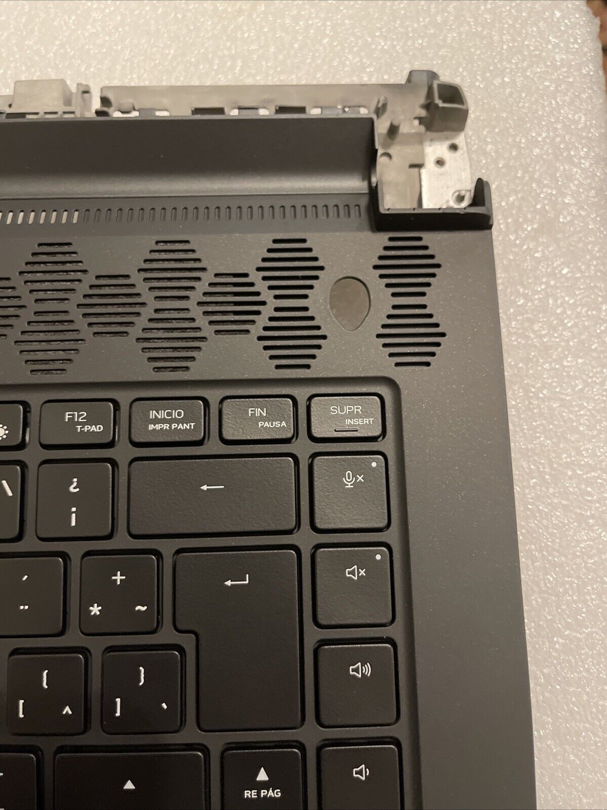 Dell Alienware M15 R7 Spanish Backlit Keyboard Palmrest DGWY5 H9JDP PK P6