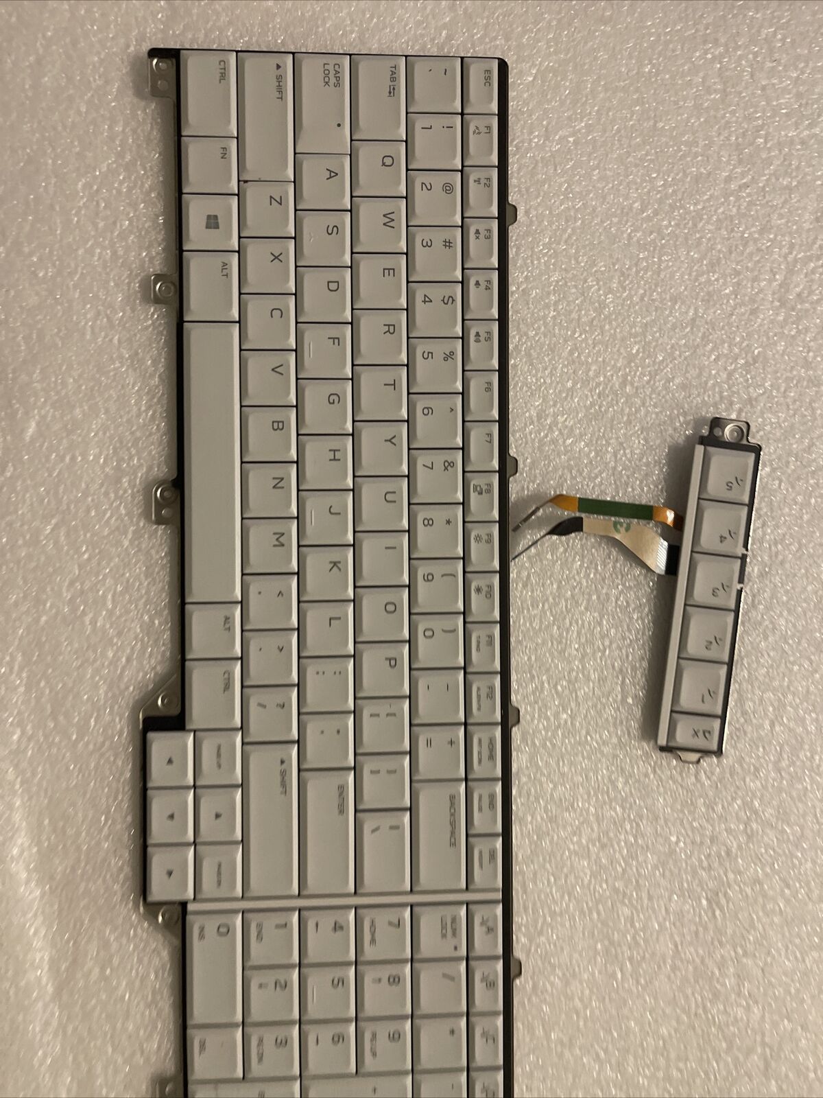 Genuine Alienware AREA 51M Laptop US AlienFX Keyboard WTNNF 62W10 062W10 H1 K5