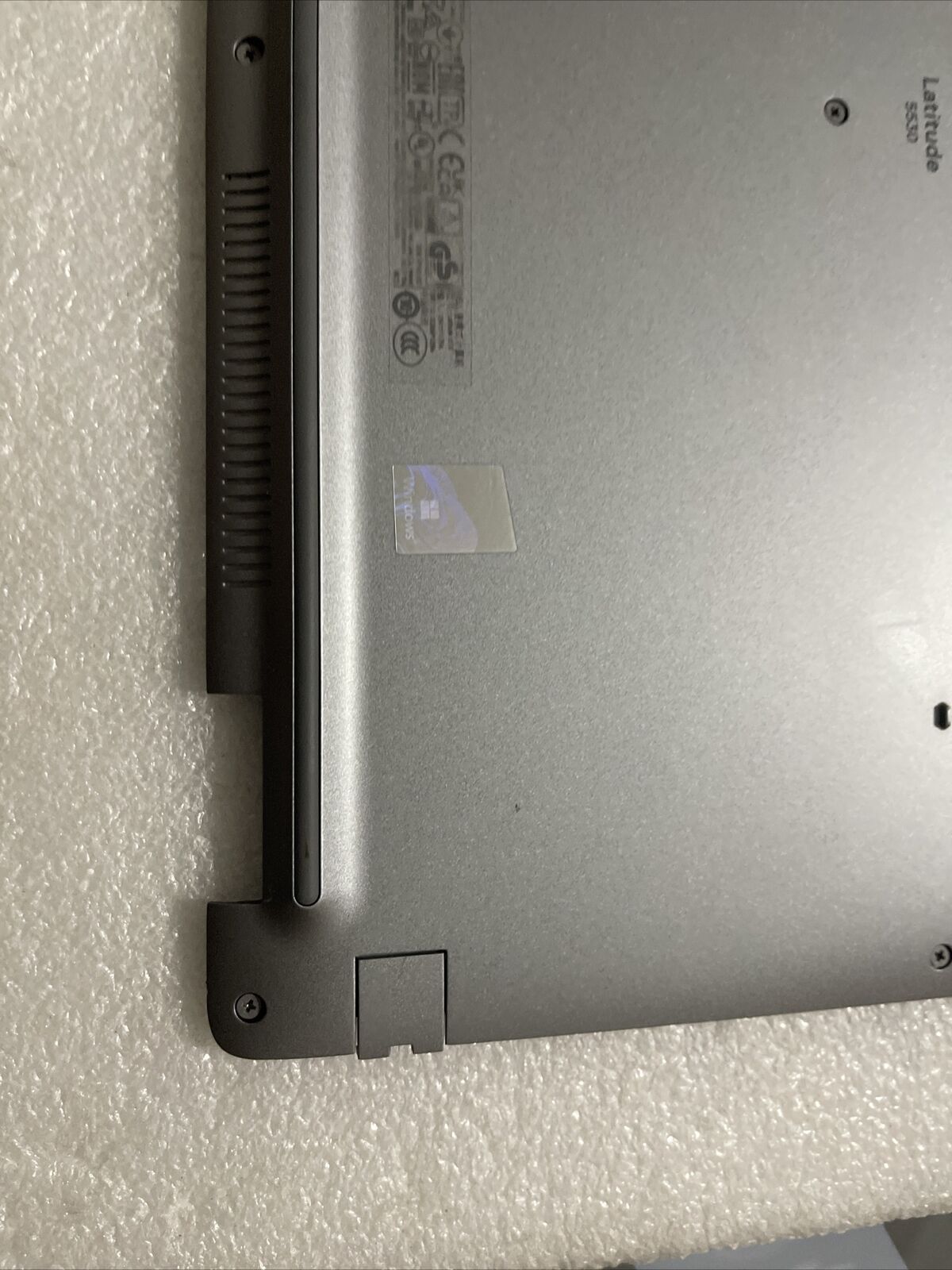 Genuine Dell Latitude 5530 E5530 Bottom base cover VKCX6 96V58 H1 C1