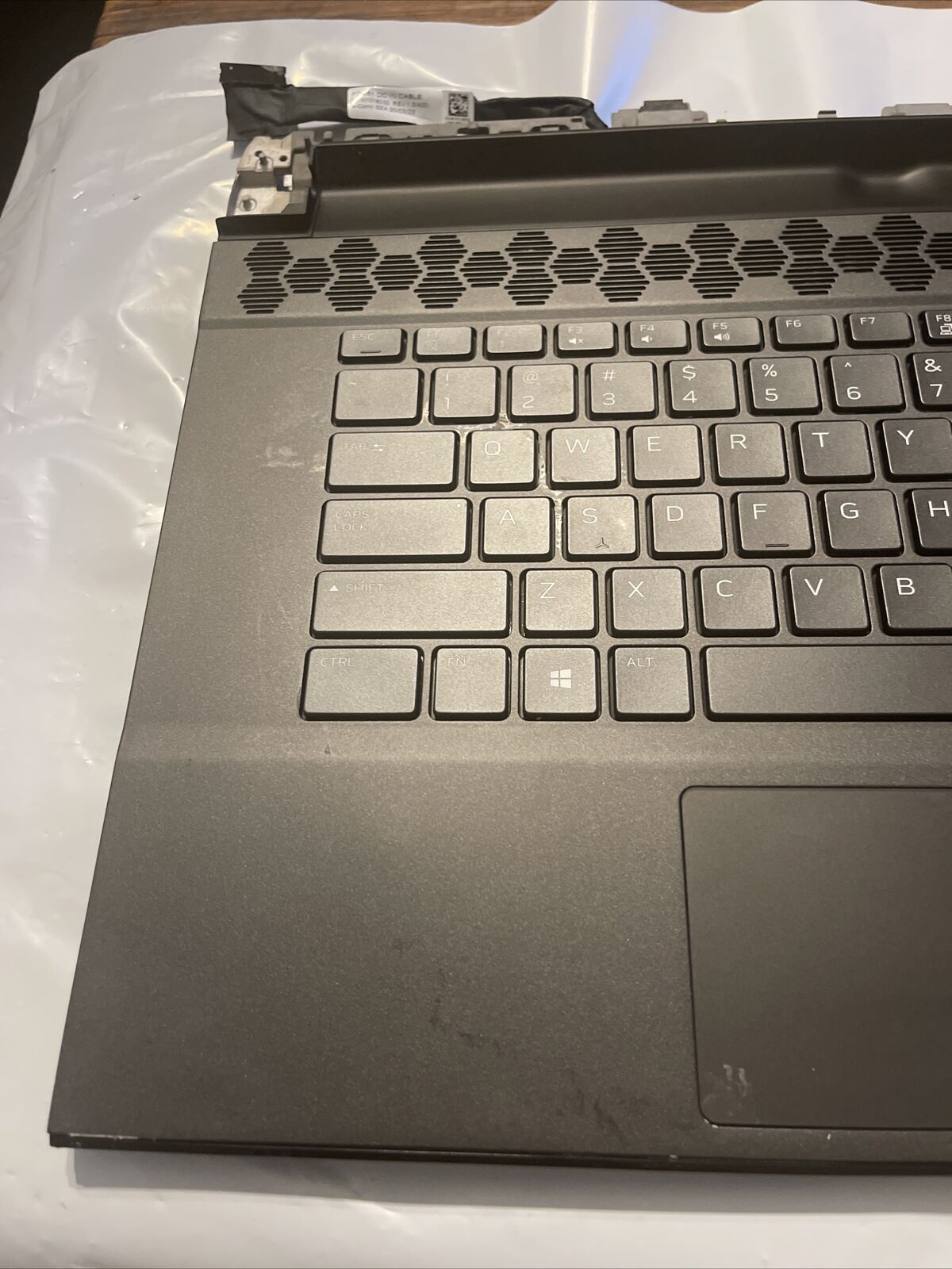 Dell Palmrest Keyboard Alienware15 M15 R3 Speakers/ extras 3DYGJ 03DYGJ H1 P7 T1