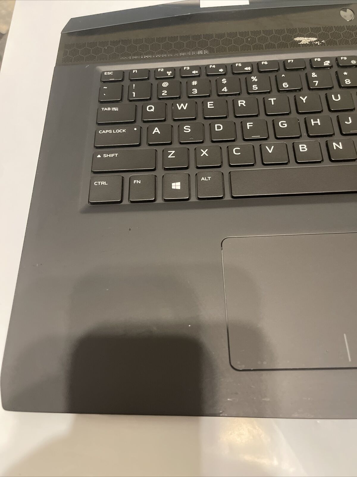 Genuine Dell Alienware M17 Laptop Palmrest Top Cover Assembly GYGKG 0GYGKG P6 T4