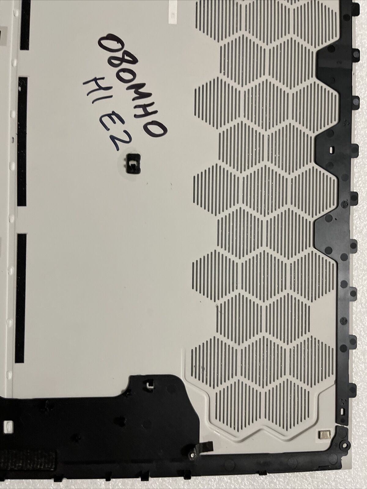 Genuine Dell Alienware M17 R3 White Bottom Base Back Cover 80MH0 080MH0 H1 E2 E1