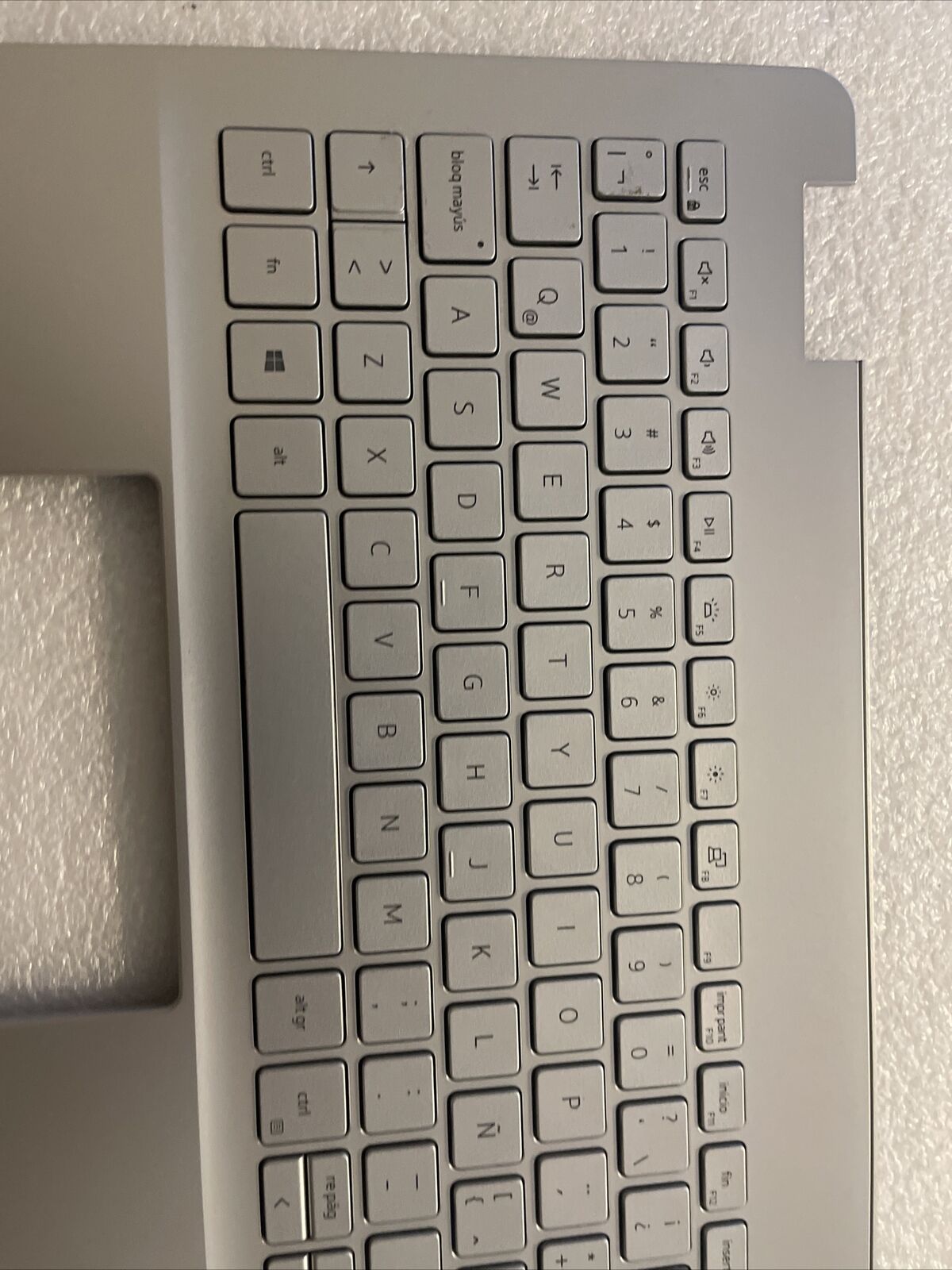 Dell Inspiron 15 5584 Laptop Palmrest Spanish Backlit Keyboard D27G0 DFX5J S2 P5