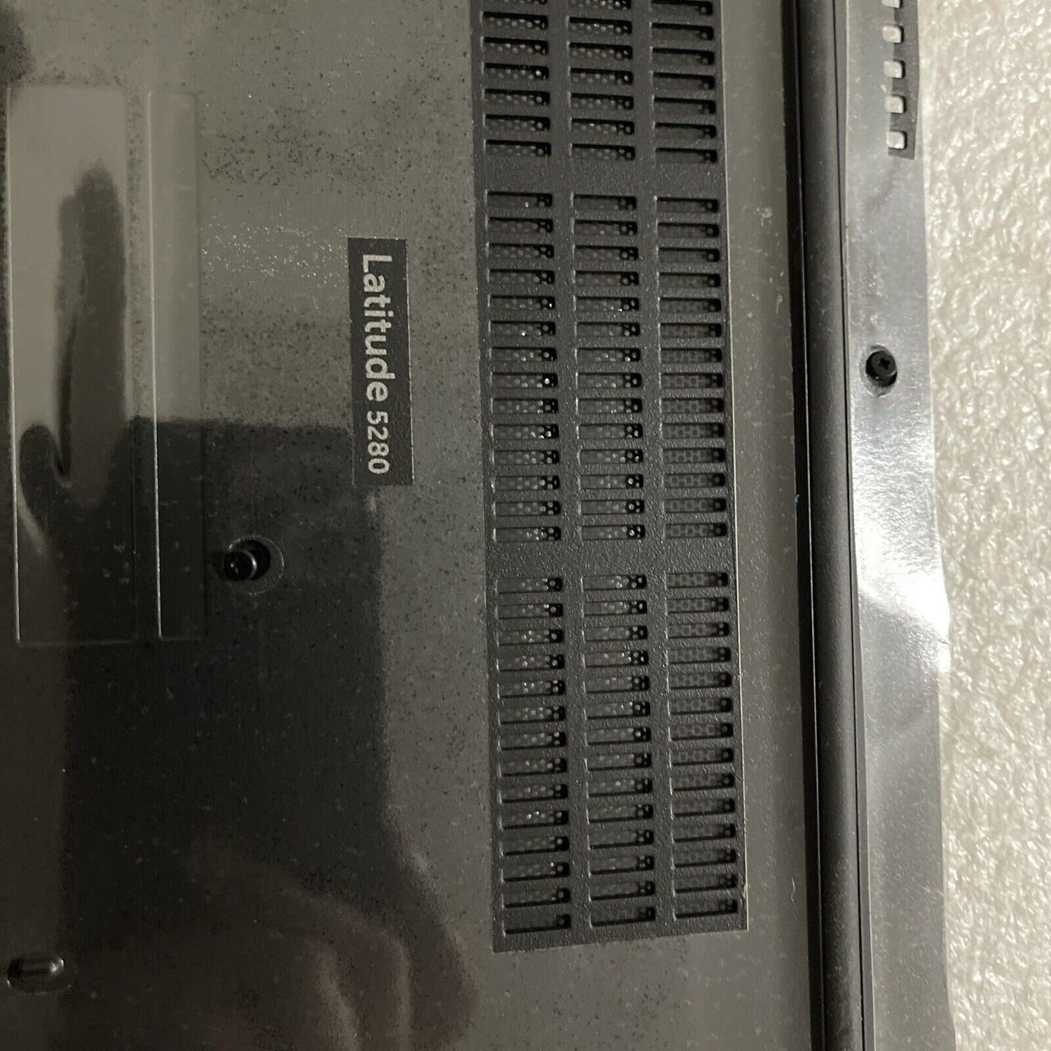 Genuine Dell LATITUDE 5280 Laptop Bottom Base  Cover 09W2WJ 9W2WJ H1 B3