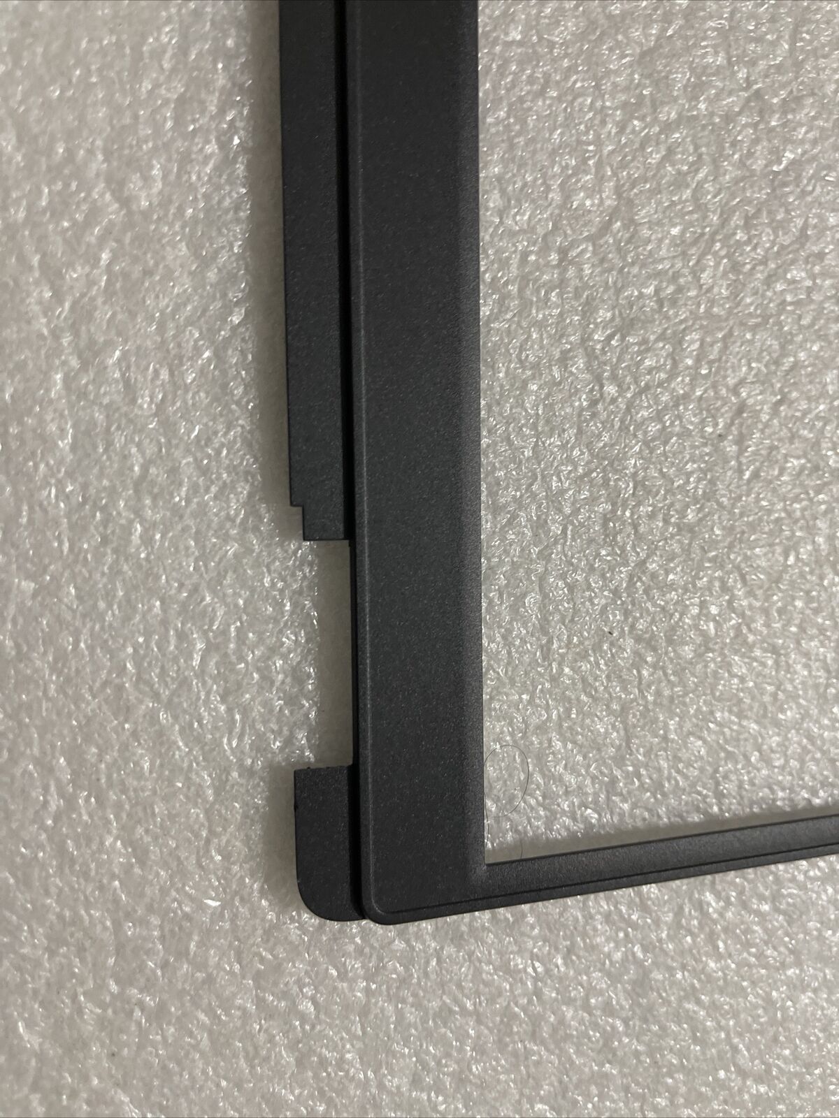Dell Latitude 3510 P101F LCD Bezel GCK6R 0GCK6R H2N3 Missing Hinge Cover