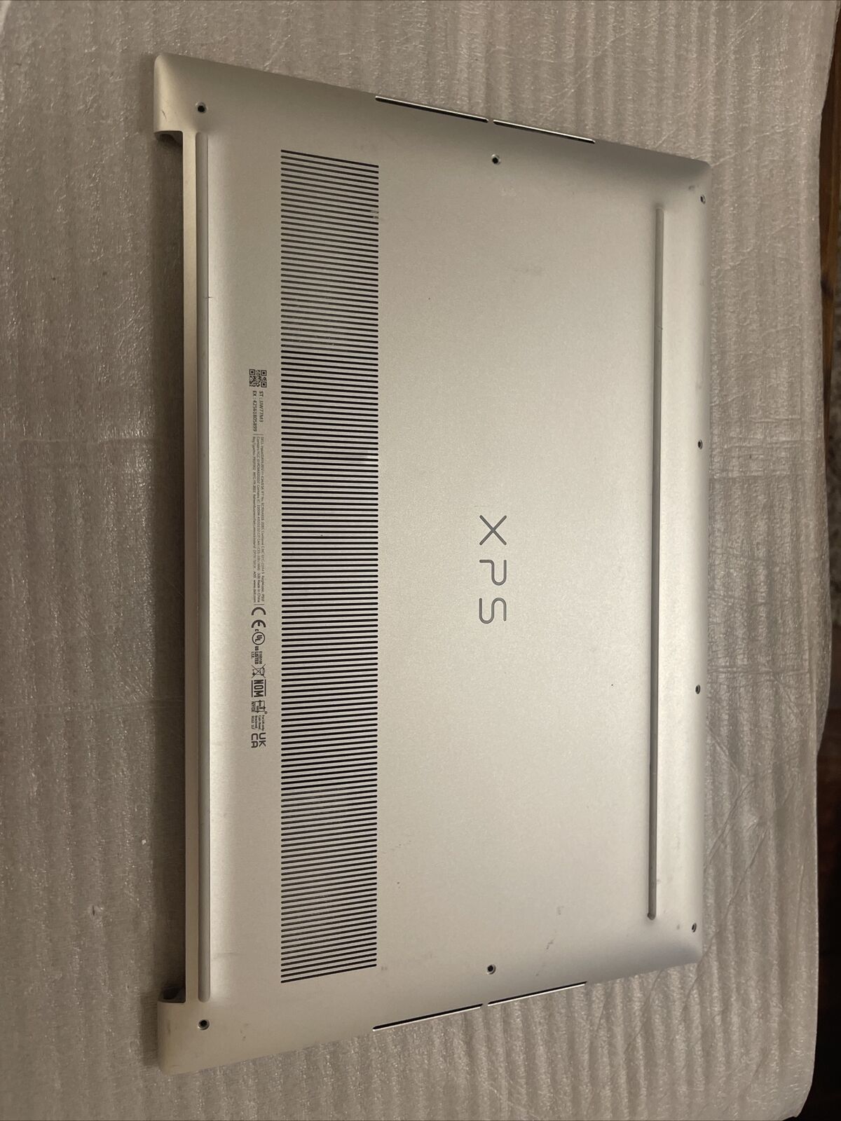 Genuine Dell  XPS 15 (9500) Bottom Base Metal Cover KVD7H 0KVD7H DWT74 0DWT74 C4