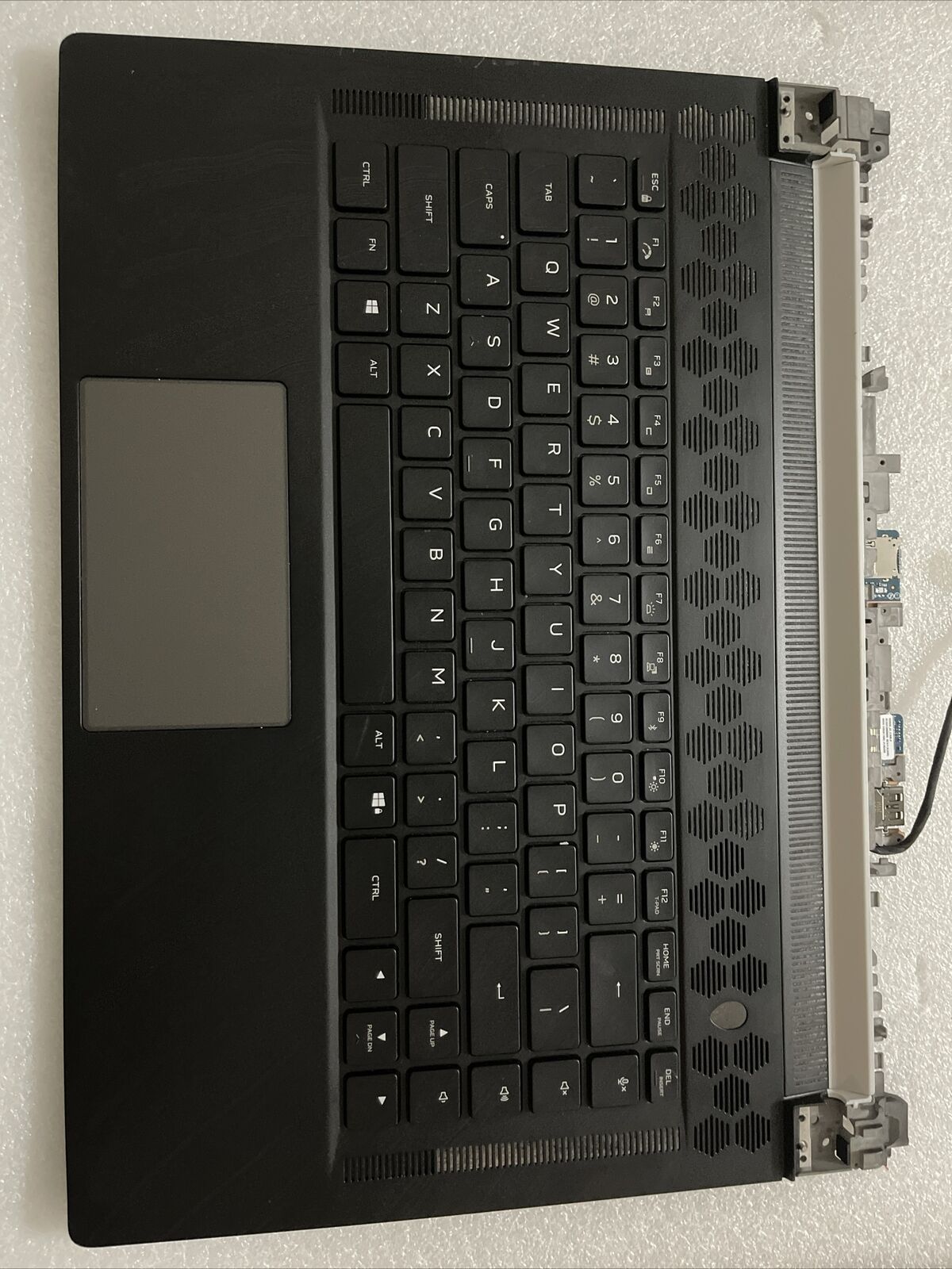 OEM Dell Alienware x15 R1 Laptop Palmrest Touchpad Keyboard  Extras 0V6M0K NT P6