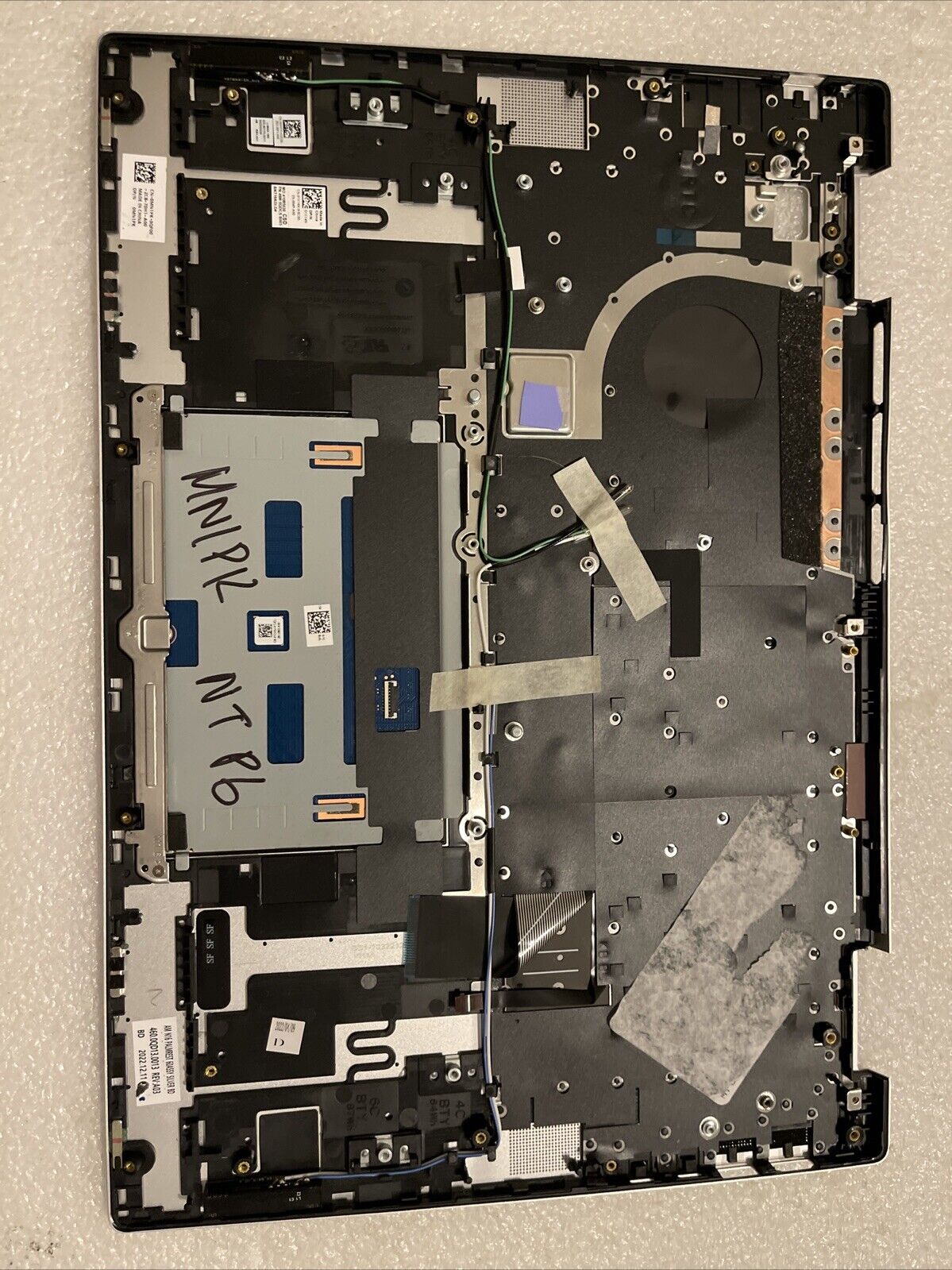 Dell Inspiron 16 7620 2in1 Palmrest US English Keyboard Silver 1XY4N MN1PK Nt P6