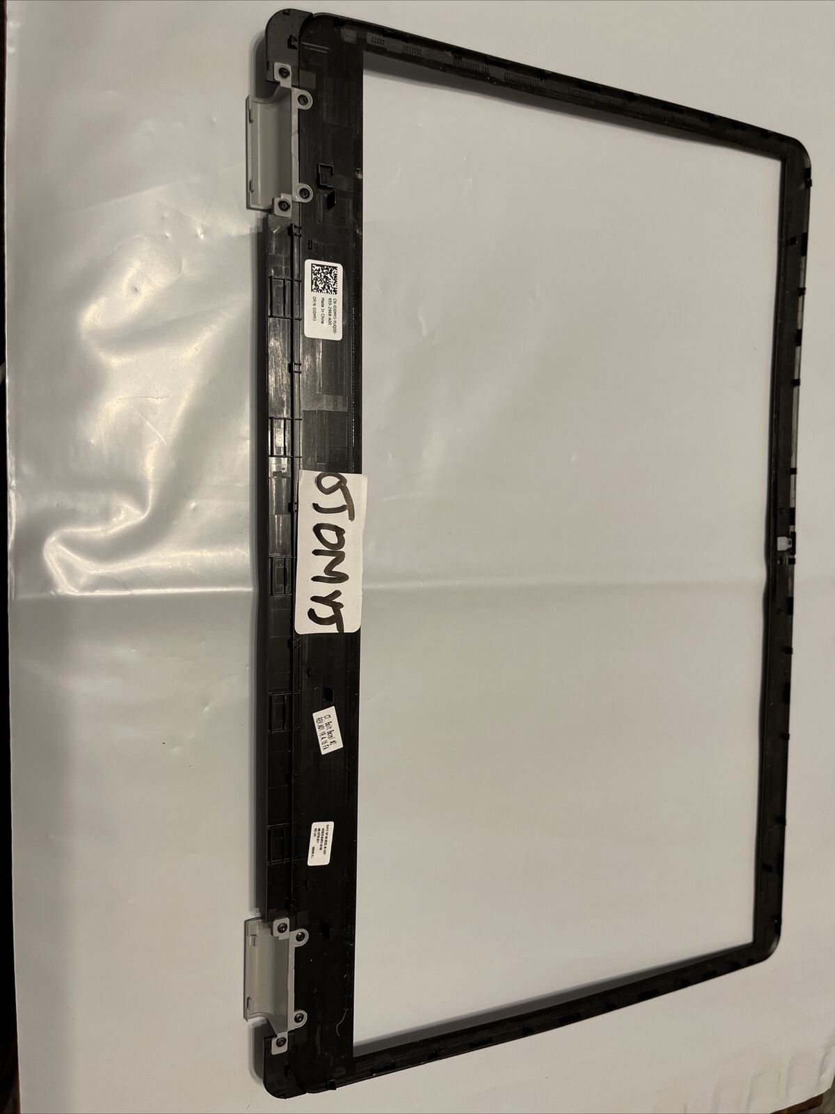 Genuine Dell Inspiron 15 5584 LCD Front Bezel P/N J0MYJ / 0J0MYJ N1