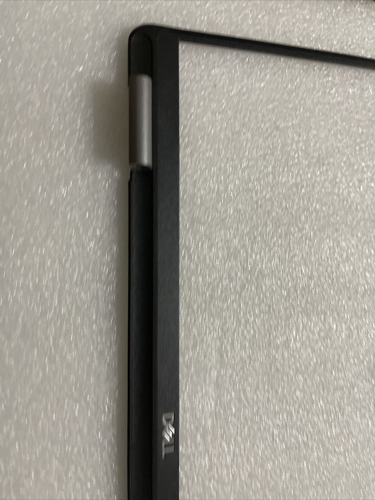 Genuine Dell  Latitude 5540 E5540 LCD Front Trim Bezel  0HW5FR HE5FR H1 N3