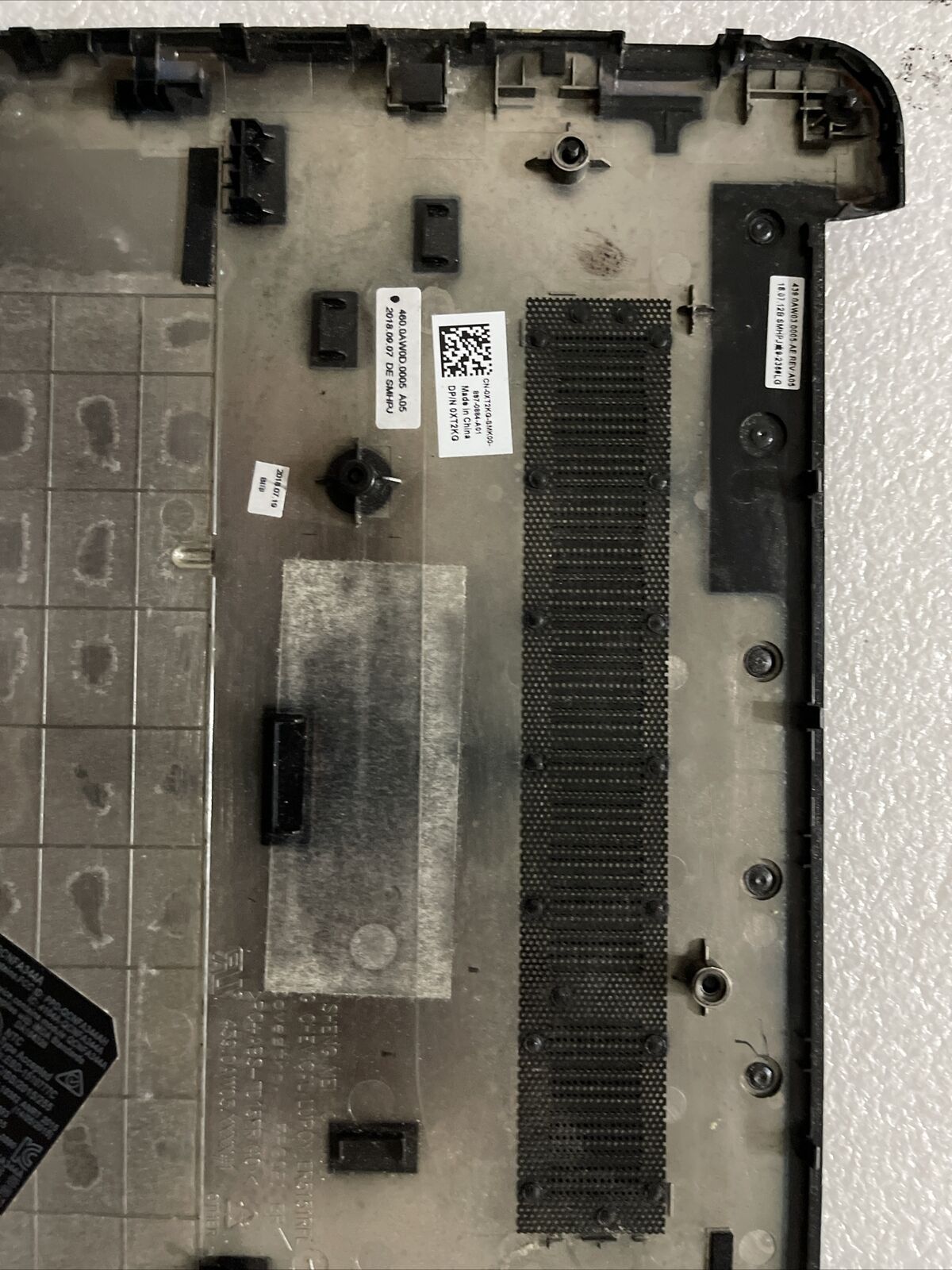 Genuine Dell Latitude 13 3380 Laptop Bottom Base Cover Black XT2KG 0XT2KG H1 B3