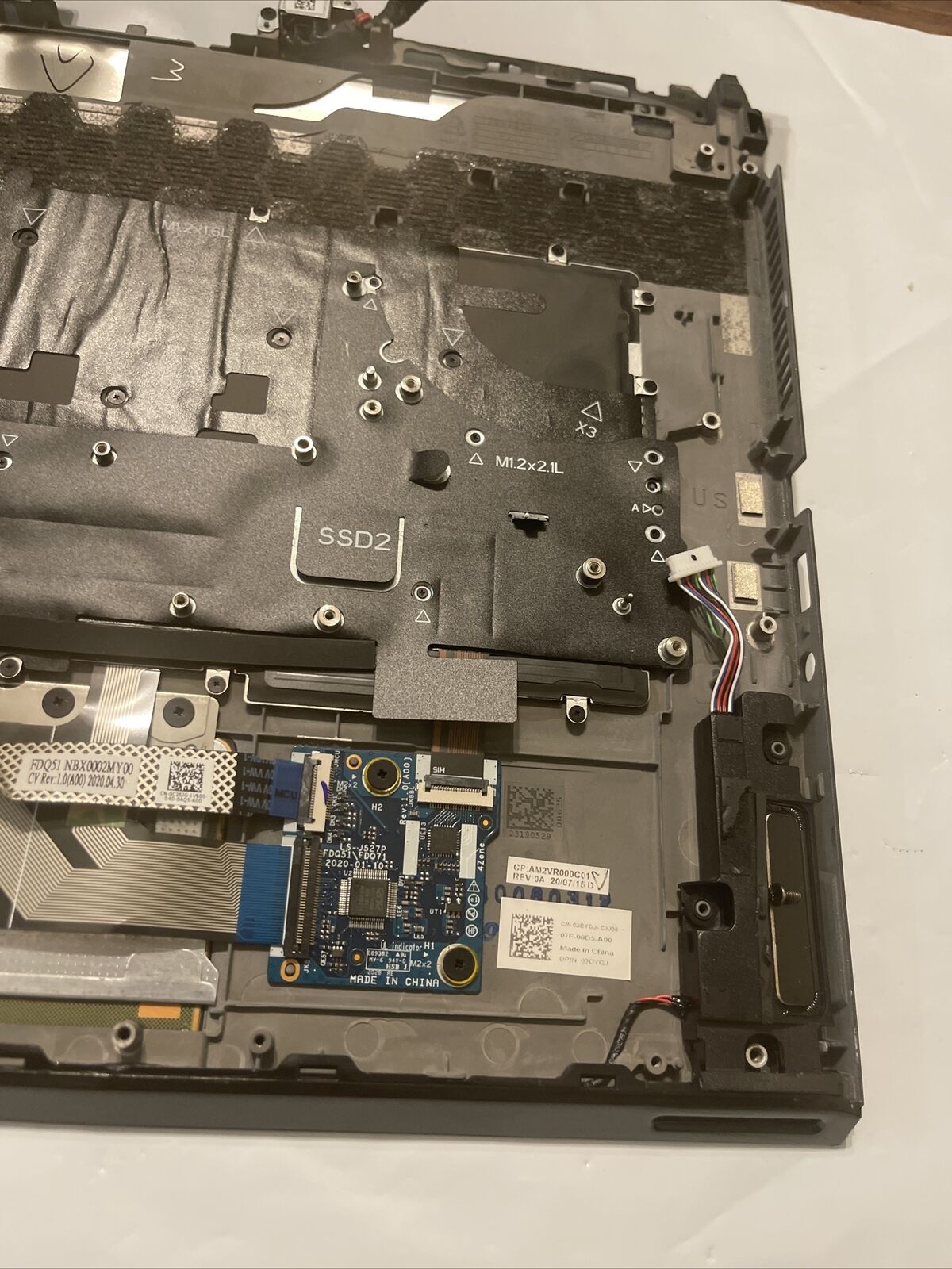 Dell Palmrest Keyboard Alienware15 M15 R3 Speakers/ extras 3DYGJ 03DYGJ H1 P7 T1