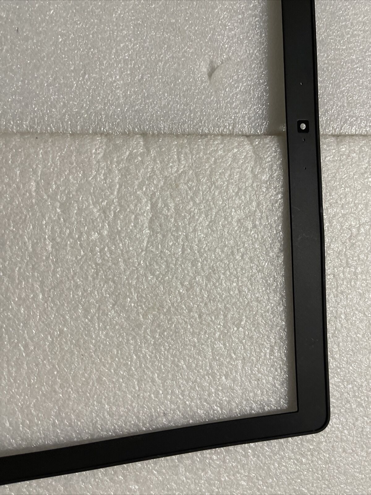 GENUINE DELL LATITUDE E5570 LAPTOP LCD FRONT TRIM BEZEL 8VYRG 08VYRG H1 N4