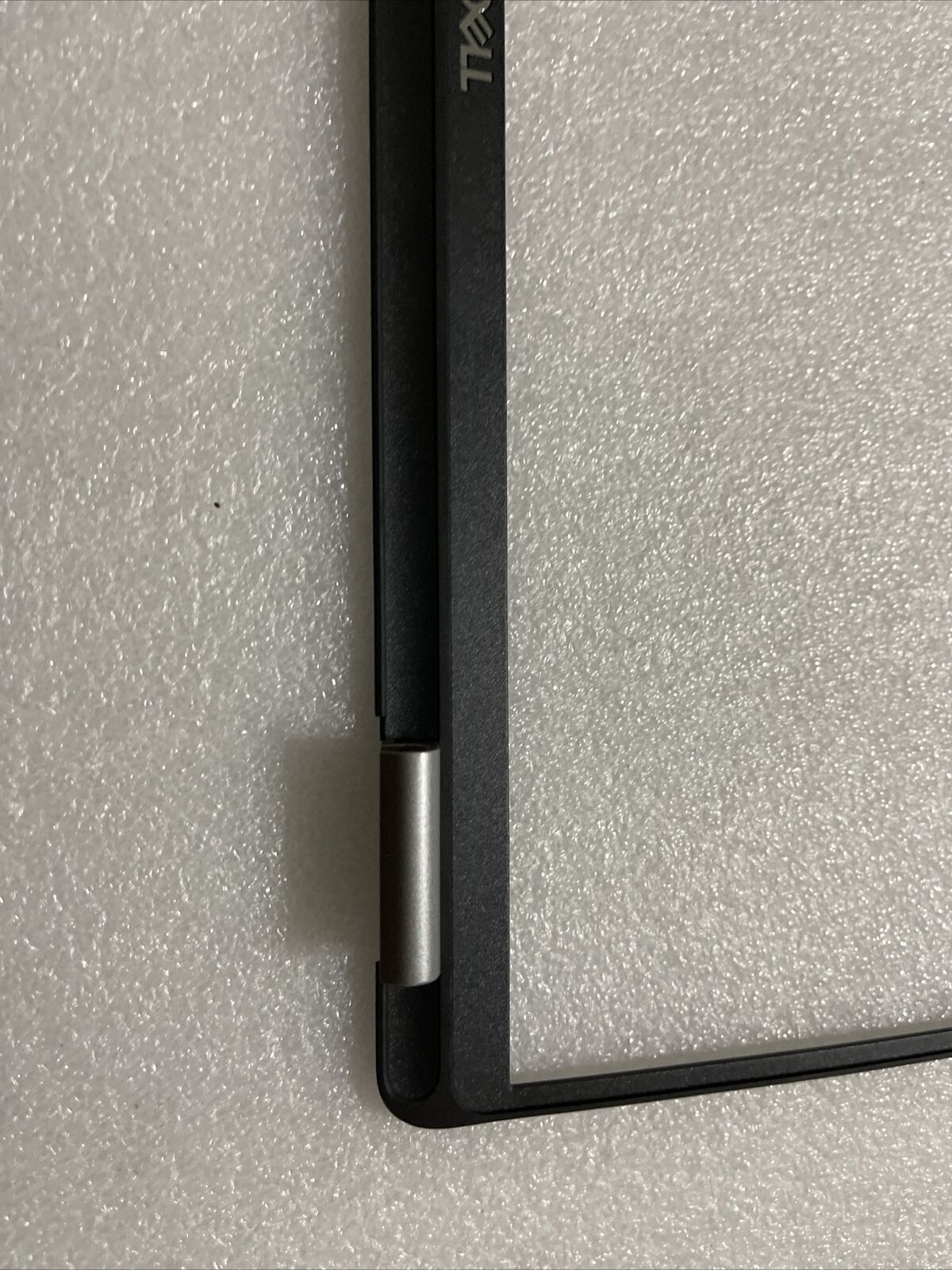 Genuine Dell  Latitude 5540 E5540 LCD Front Trim Bezel  0HW5FR HE5FR H1 N3