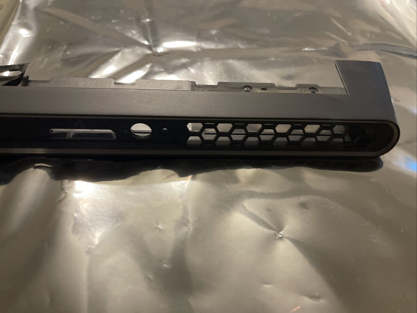 Genuine - Dell Alienware M15 R2 Black Hinges Cover P/N: 0NK1FG AM2KH000B02 NK1FG