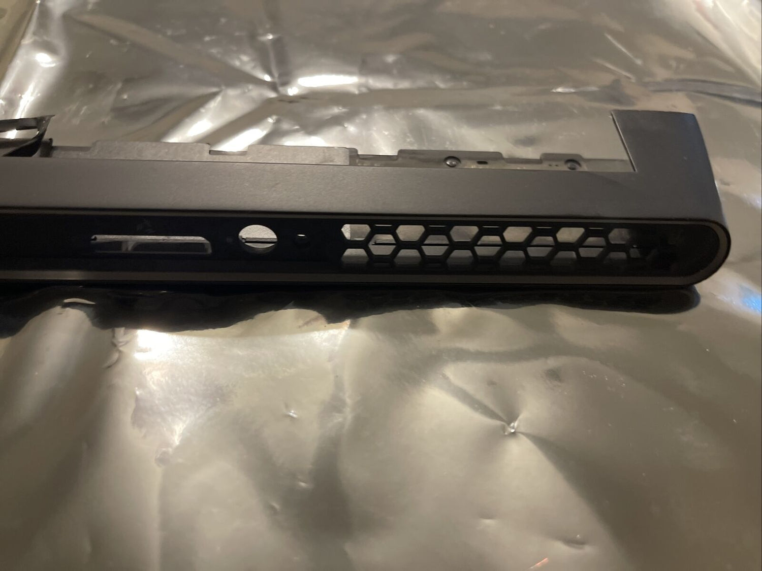 Genuine - Dell Alienware M15 R2 Black Hinges Cover P/N: 0NK1FG AM2KH000B02 NK1FG