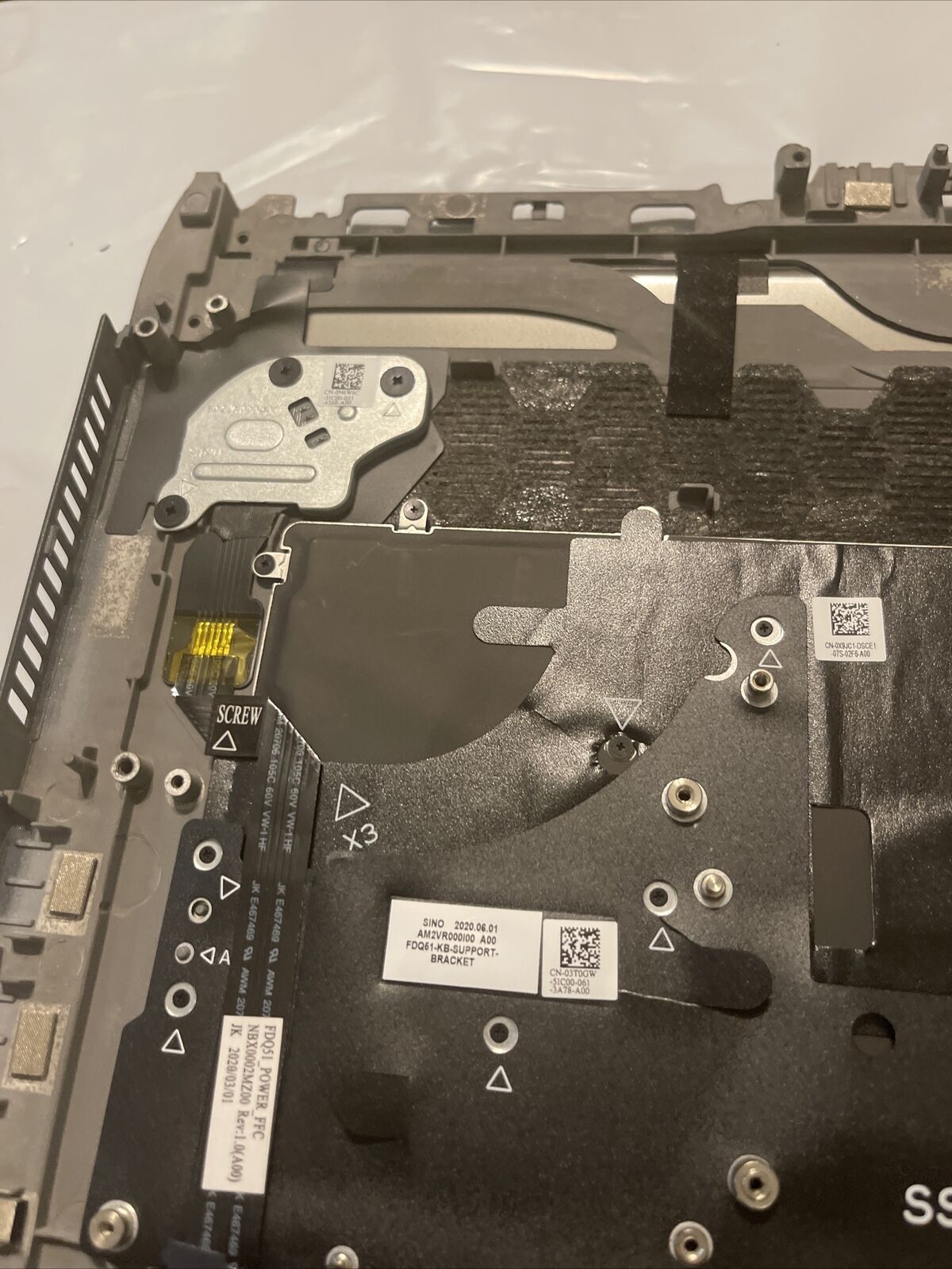 Dell Palmrest Keyboard Alienware15 M15 R3 Speakers/ extras 3DYGJ 03DYGJ H1 P7 T1