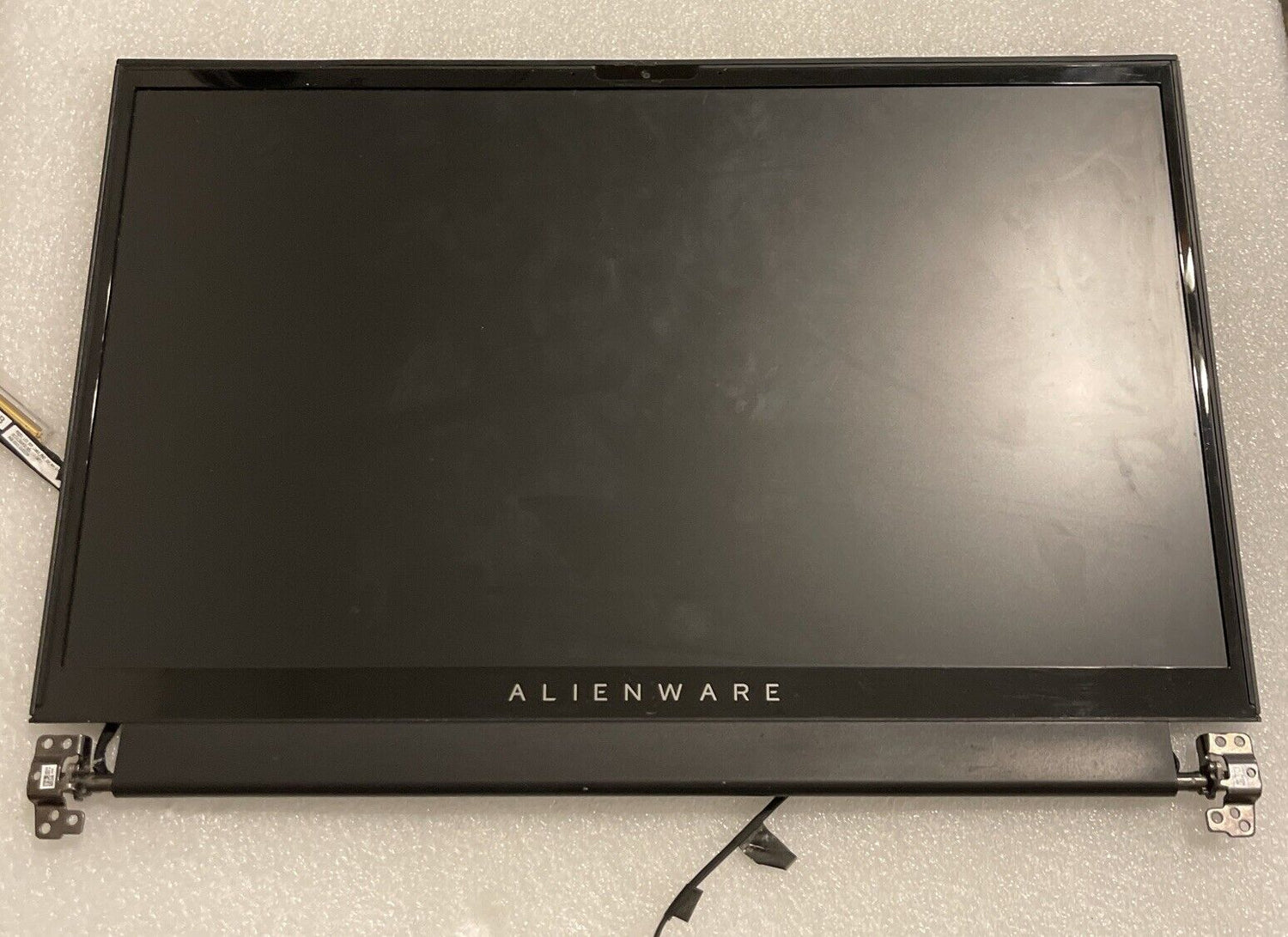 Defective For Parts DELL ALIENWARE M15 R4 15.6" FHD NON-TOUCH SCREEN  PF9R7 STG1