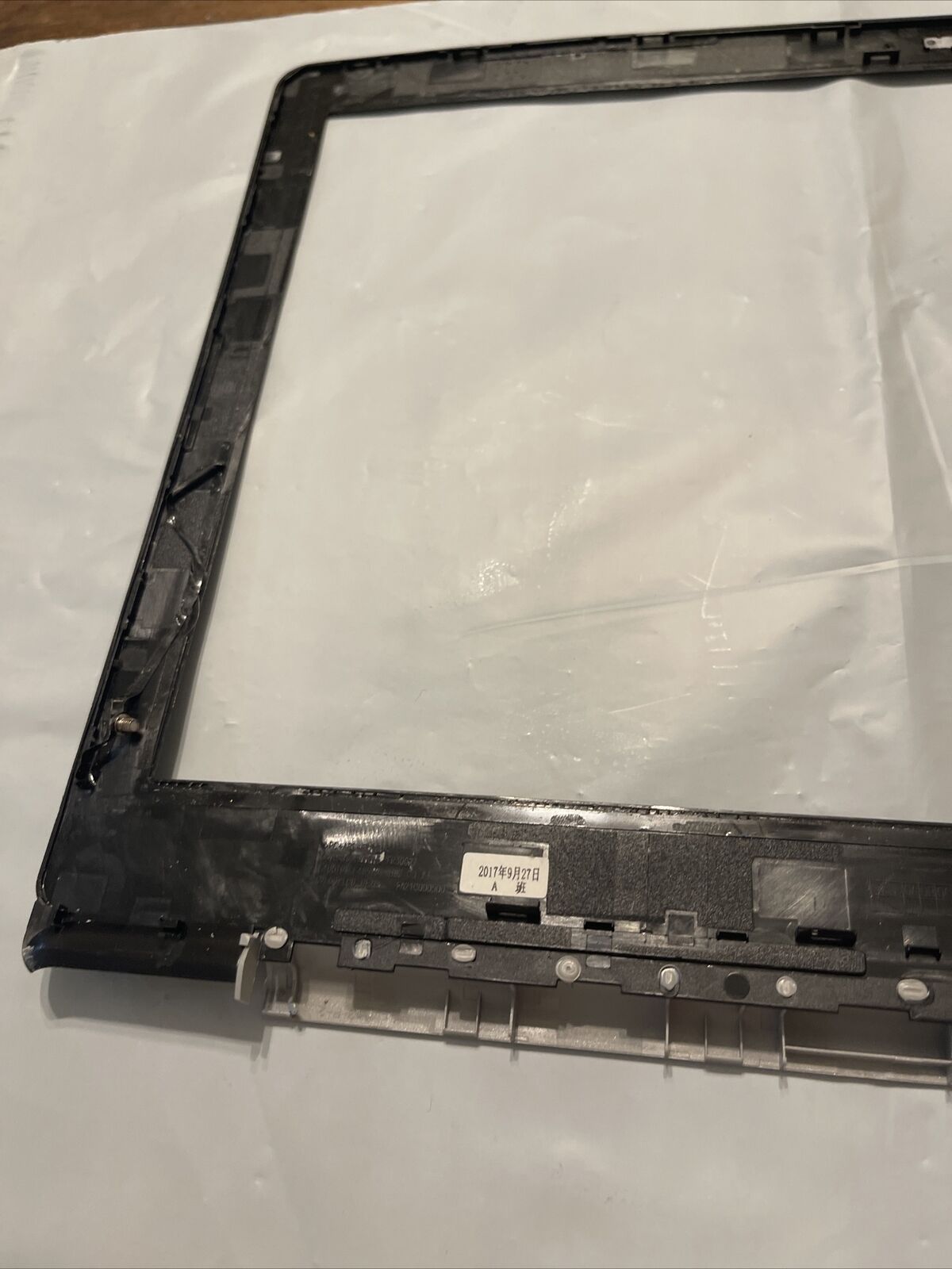 Dell Inspiron 5570 Laptop LCD Bezel 3PYP2 Webcam Port Black LED N2