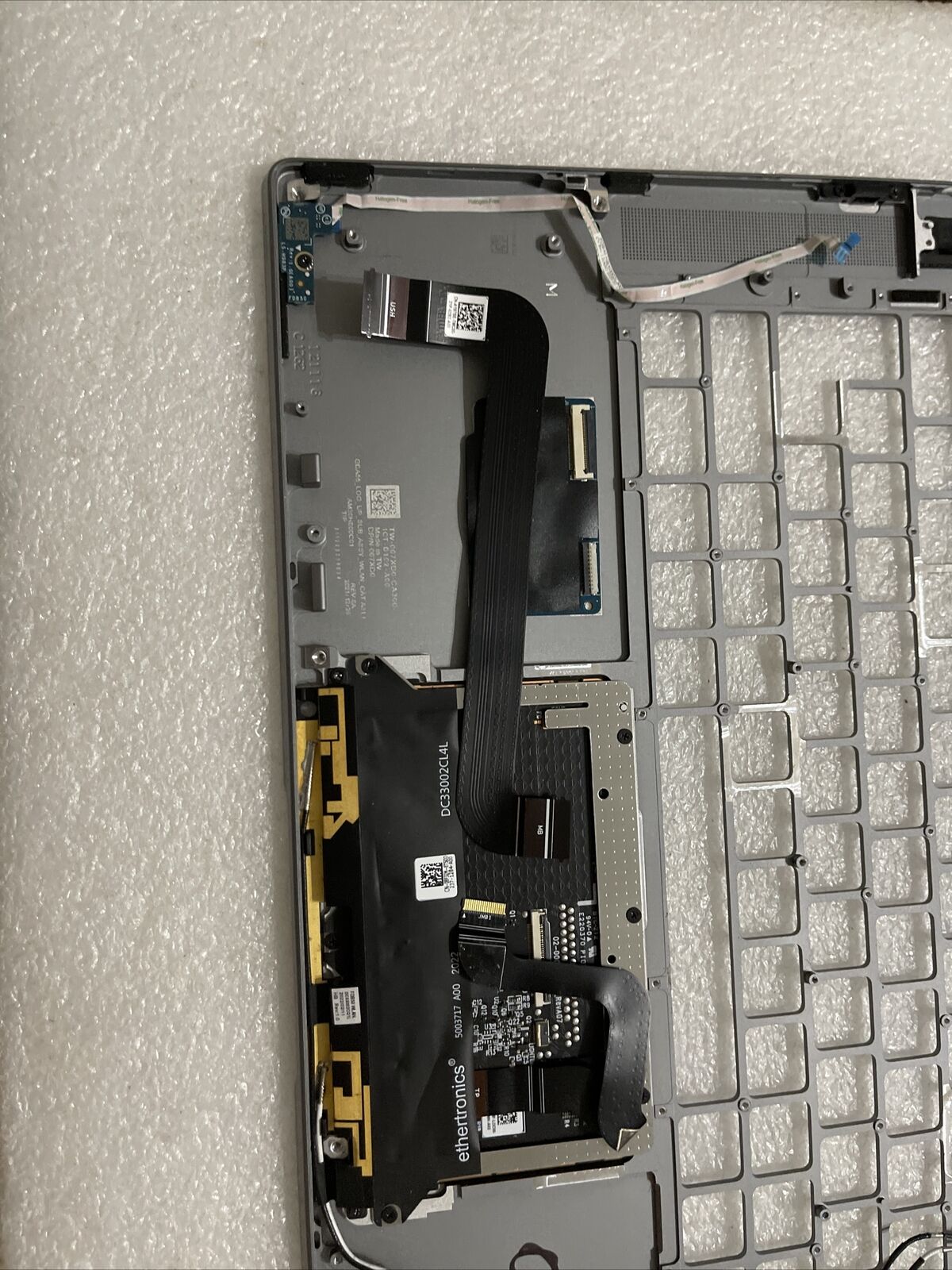 Dell OEM Latitude 9520 Palmrest Touchpad No SC 3HVVG 8R5KP 07XD0 H4 P6