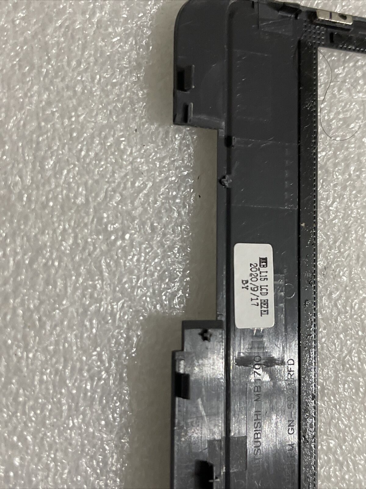 Dell Latitude 3510 P101F LCD Bezel GCK6R 0GCK6R H2N3 Missing Hinge Cover