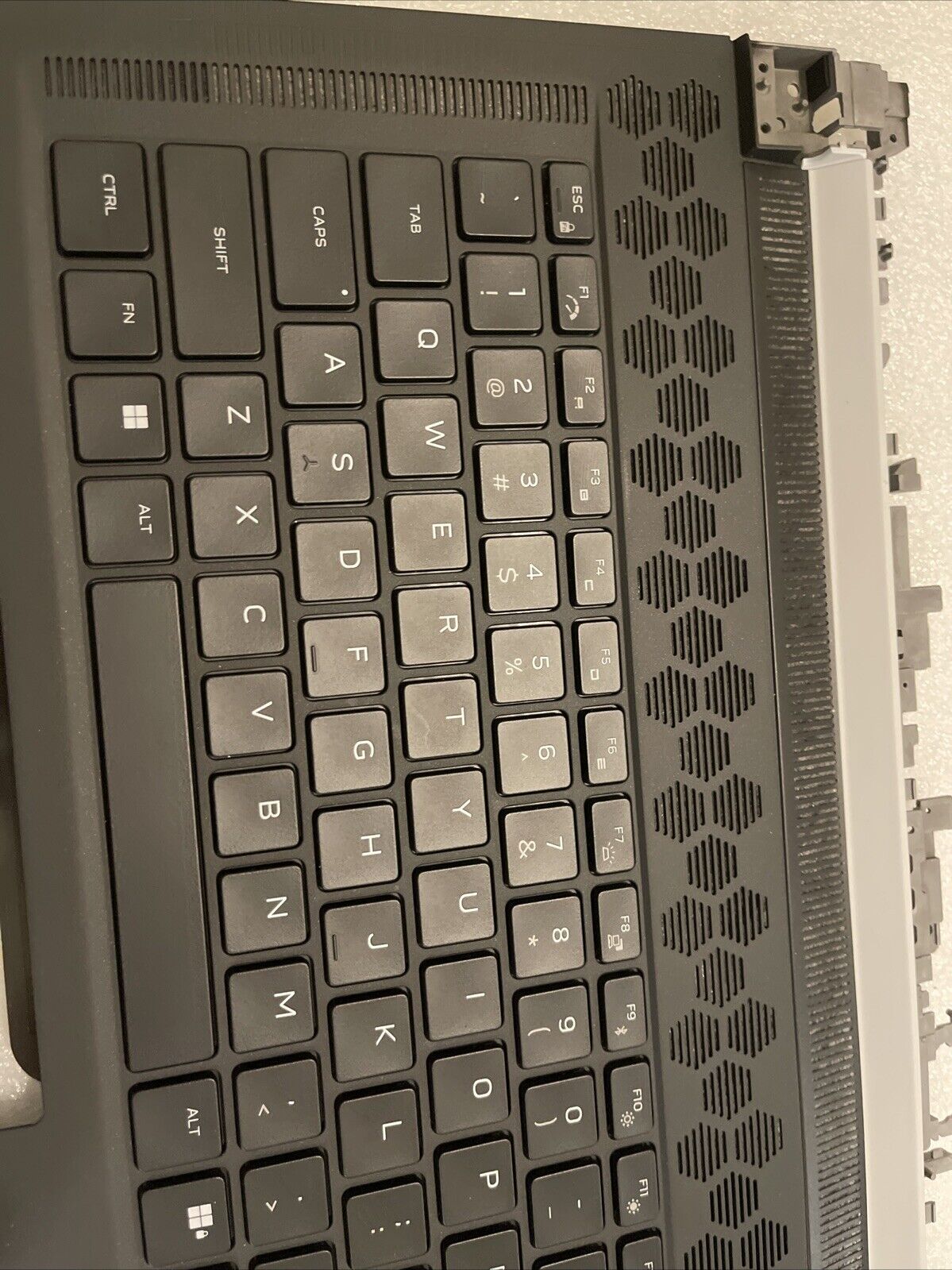 Dell Alienware X15 R1 R2 Palmrest English Keyboard 562JF 386PV 5VHRX NTP9 Read