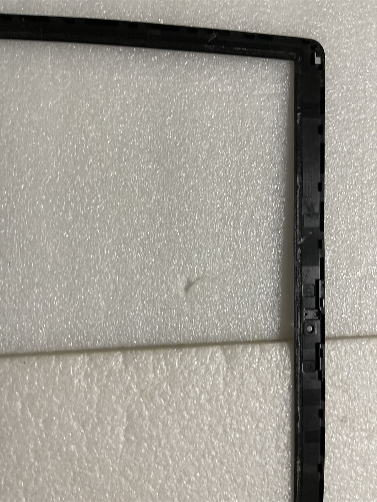 GENUINE DELL LATITUDE E5570 LAPTOP LCD FRONT TRIM BEZEL 8VYRG 08VYRG H1 N4