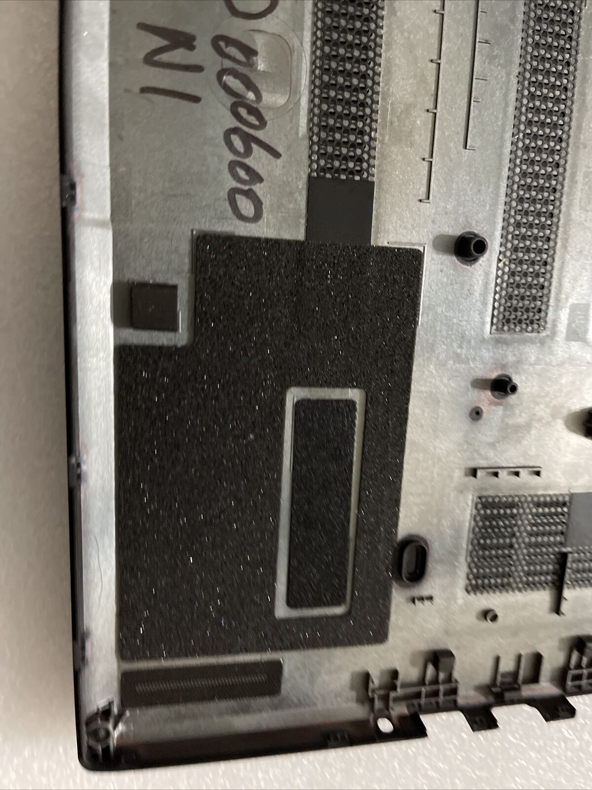 Genuine Lenovo ThinkPad T470 Bottom Base Cover  SCB0K37896 AP12D000600 H2 N1