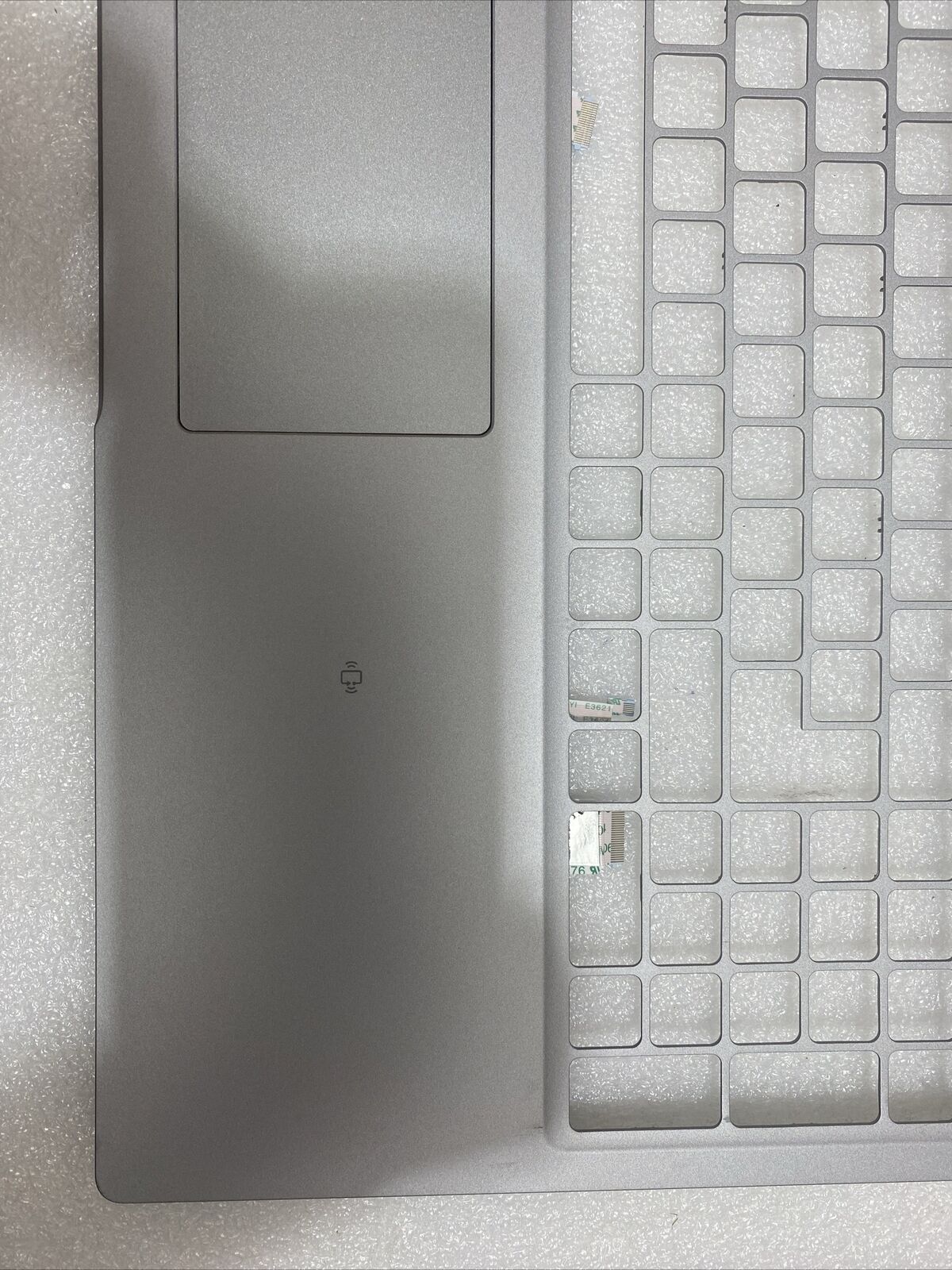 Dell Latitude 5520 Precision 3560 Laptop Palmrest Touchpad DDMHF 09CM3 SD A1
