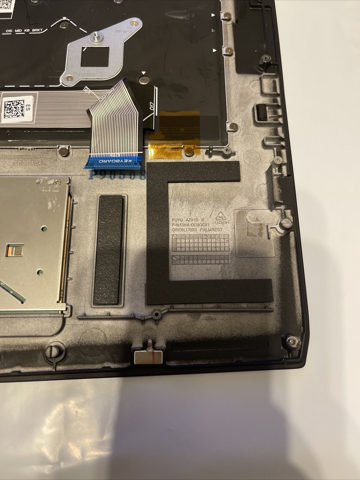 Genuine Dell Alienware M17 Laptop Palmrest Top Cover Assembly GYGKG 0GYGKG P4 T4