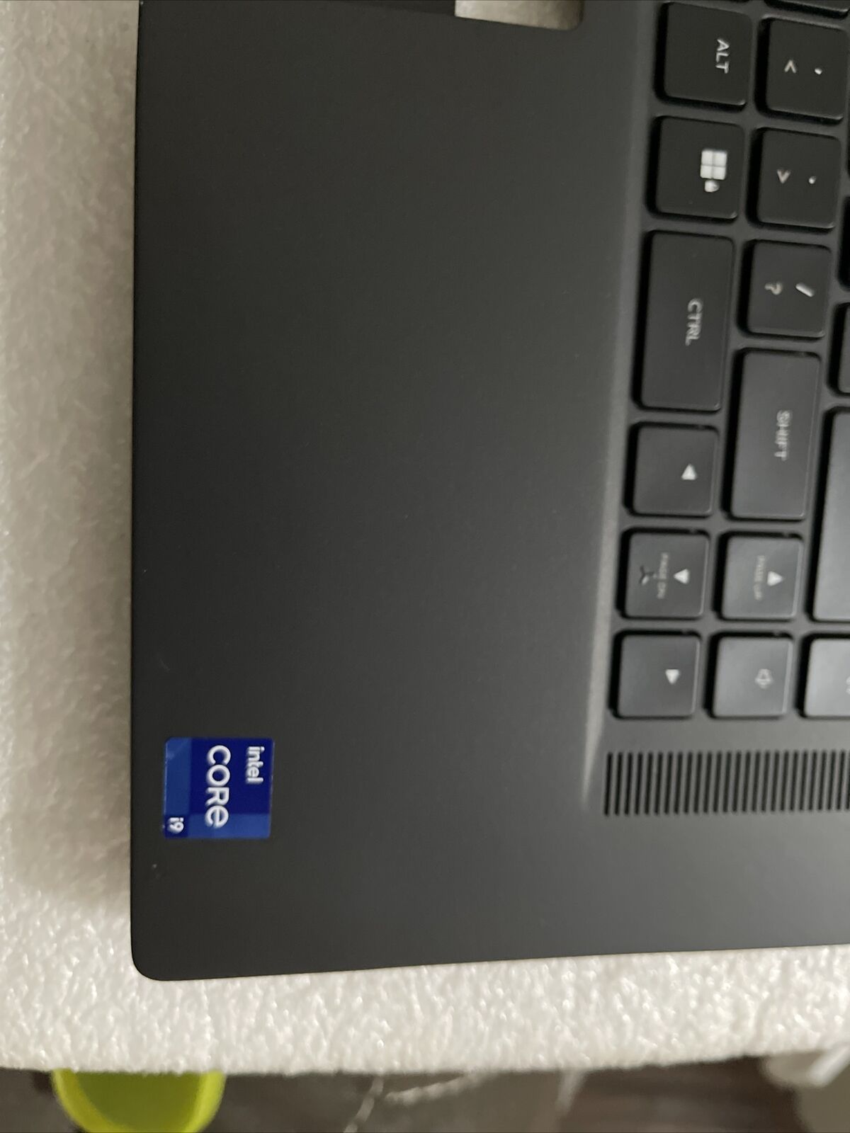 Genuine Dell Alienware x17 R2 US English Keyboard Palmrest  0346YC 346YC H1 P2
