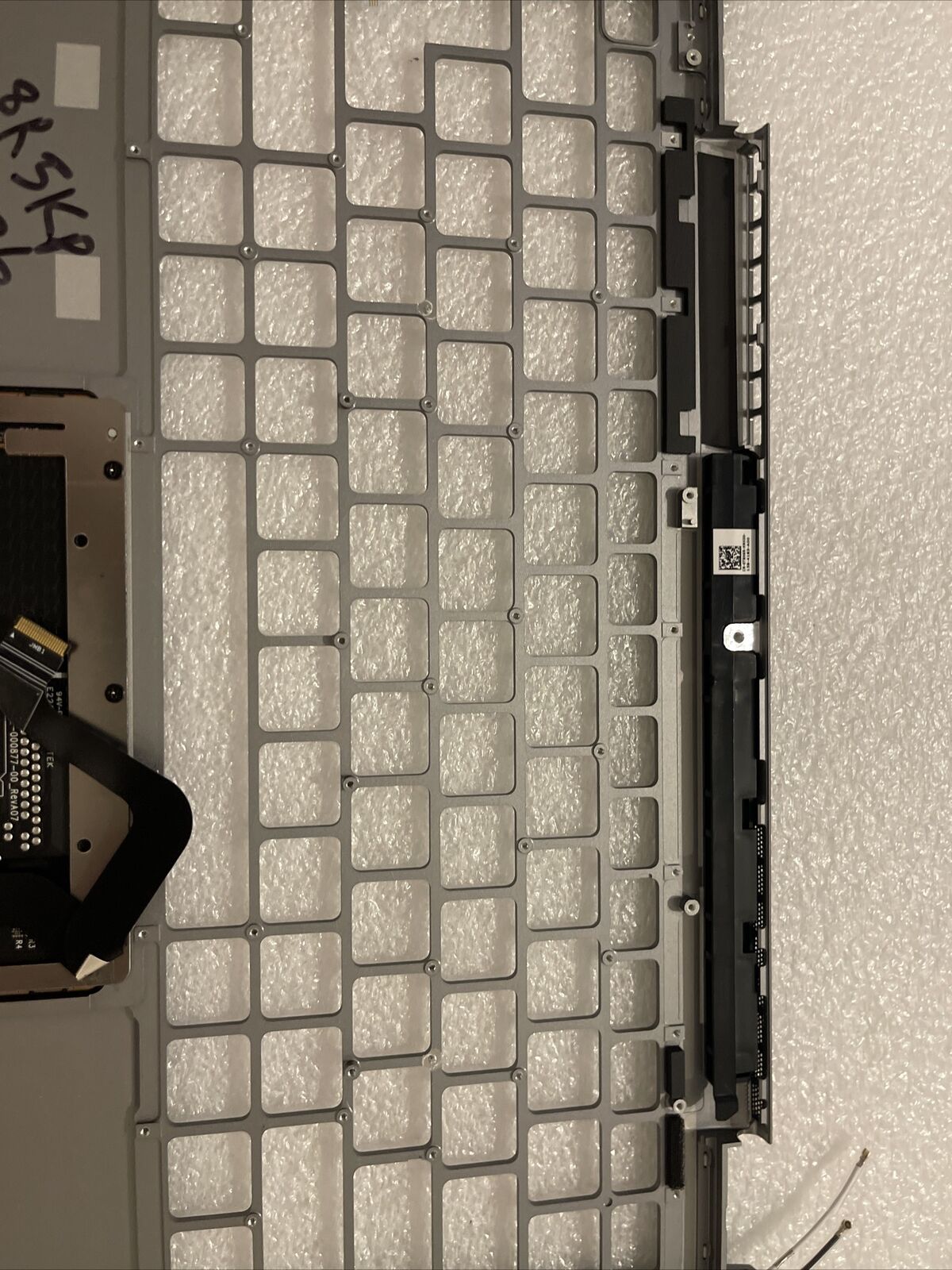 New Dell OEM Latitude 9520 Palmrest Touchpad No SC 3HVVG 07XD0 8R5KP H1 P6
