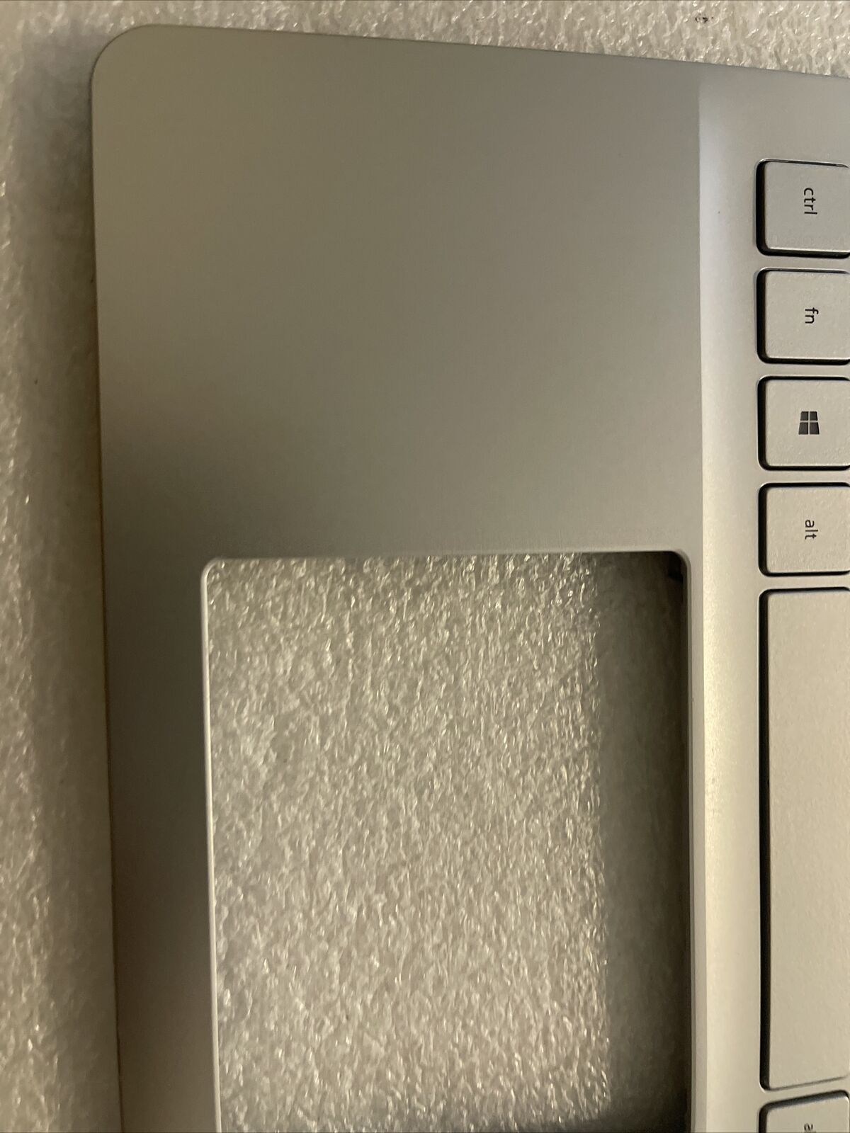 Dell Inspiron 15 5584 Laptop Palmrest Spanish Backlit Keyboard D27G0 DFX5J S2 P5