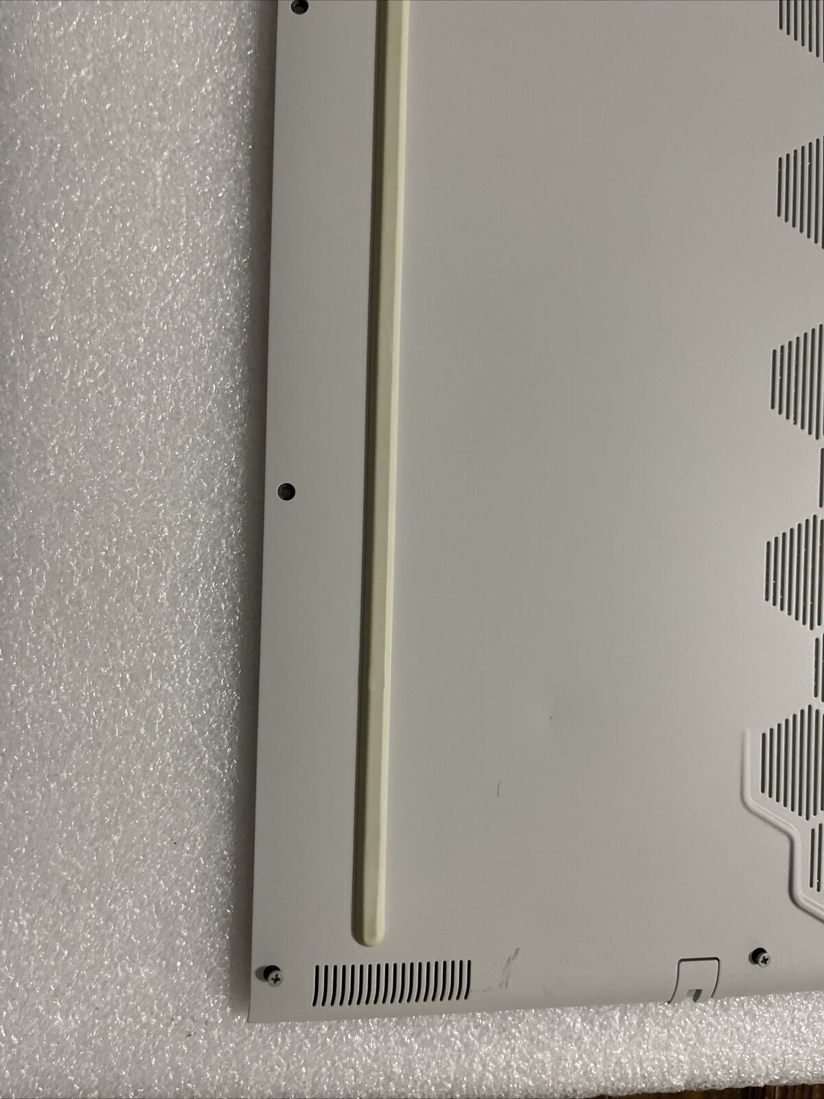 Genuine Dell Alienware M17 R3 White Bottom Base Back Cover 80MH0 080MH0 H1 E2 E1