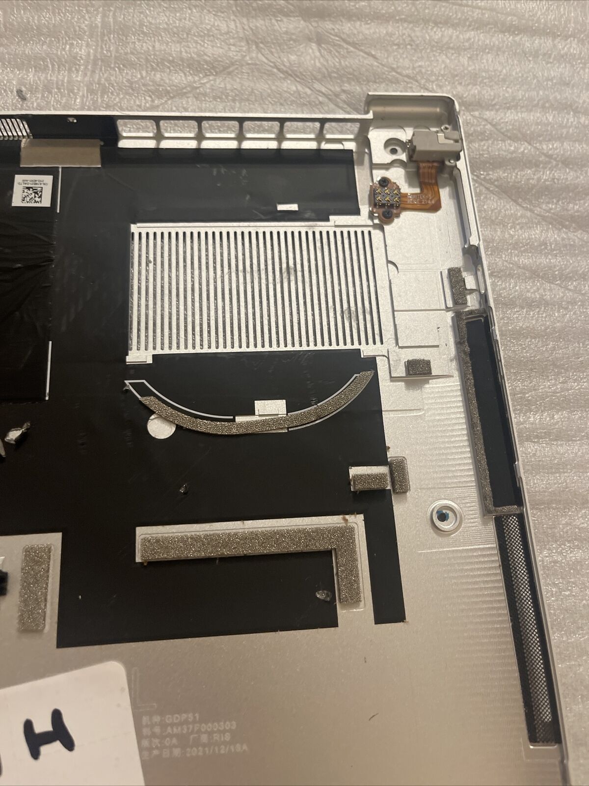 Genuine Dell  XPS 15 (9500) Bottom Base Metal Cover KVD7H 0KVD7H DWT74 0DWT74 C4