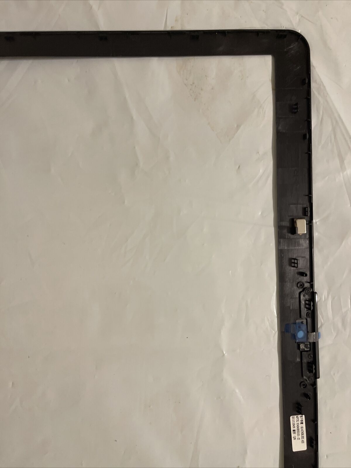 New Dell Inspiron 1750 17.3" Front LCD Bezel W/ Camera Space F662T 0F662T N1