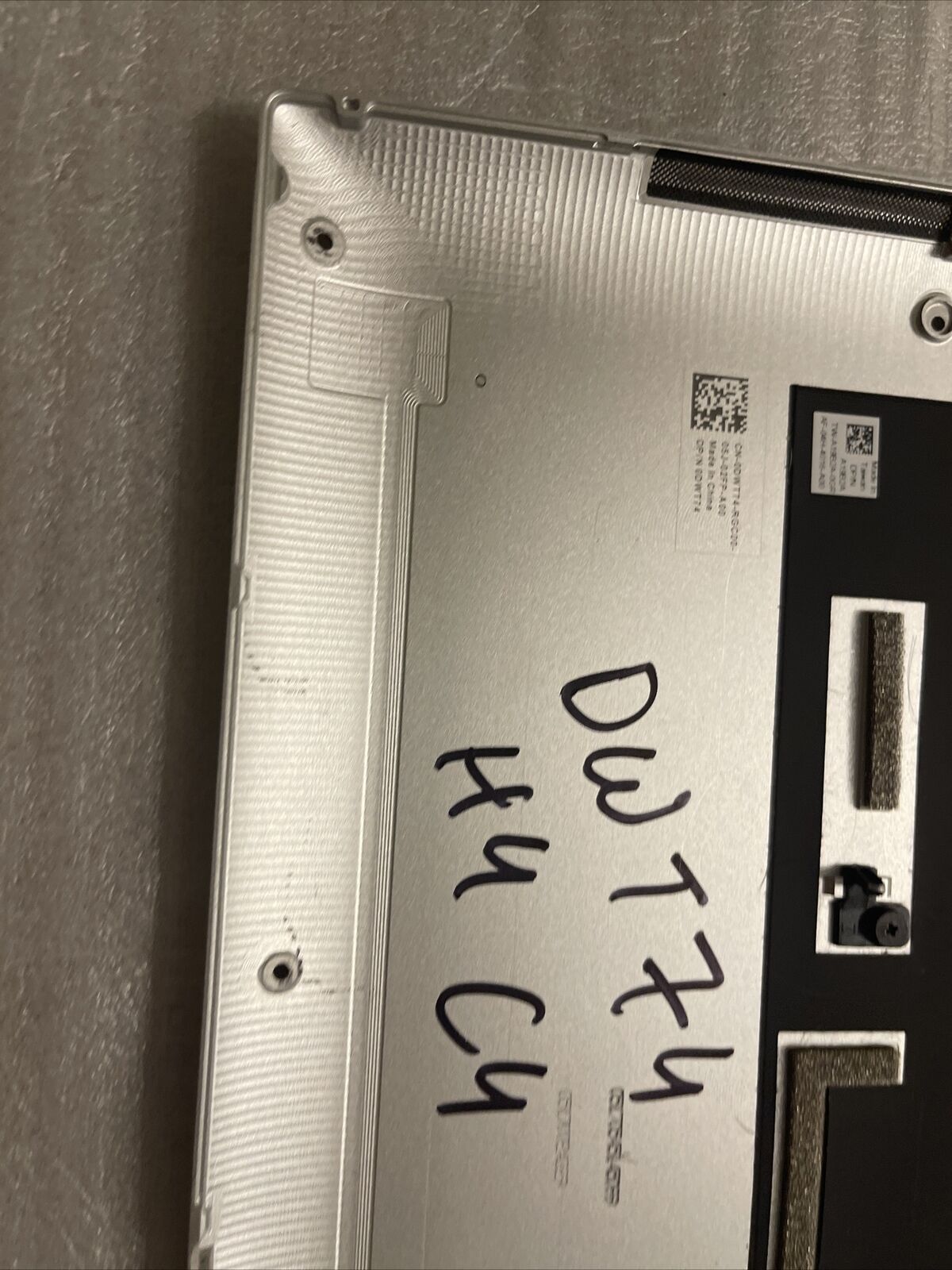 Dell  XPS 9500 15 Bottom Base Metal Cover W/Audio Port KVD7H DWT74 0DWT74 H4 C4