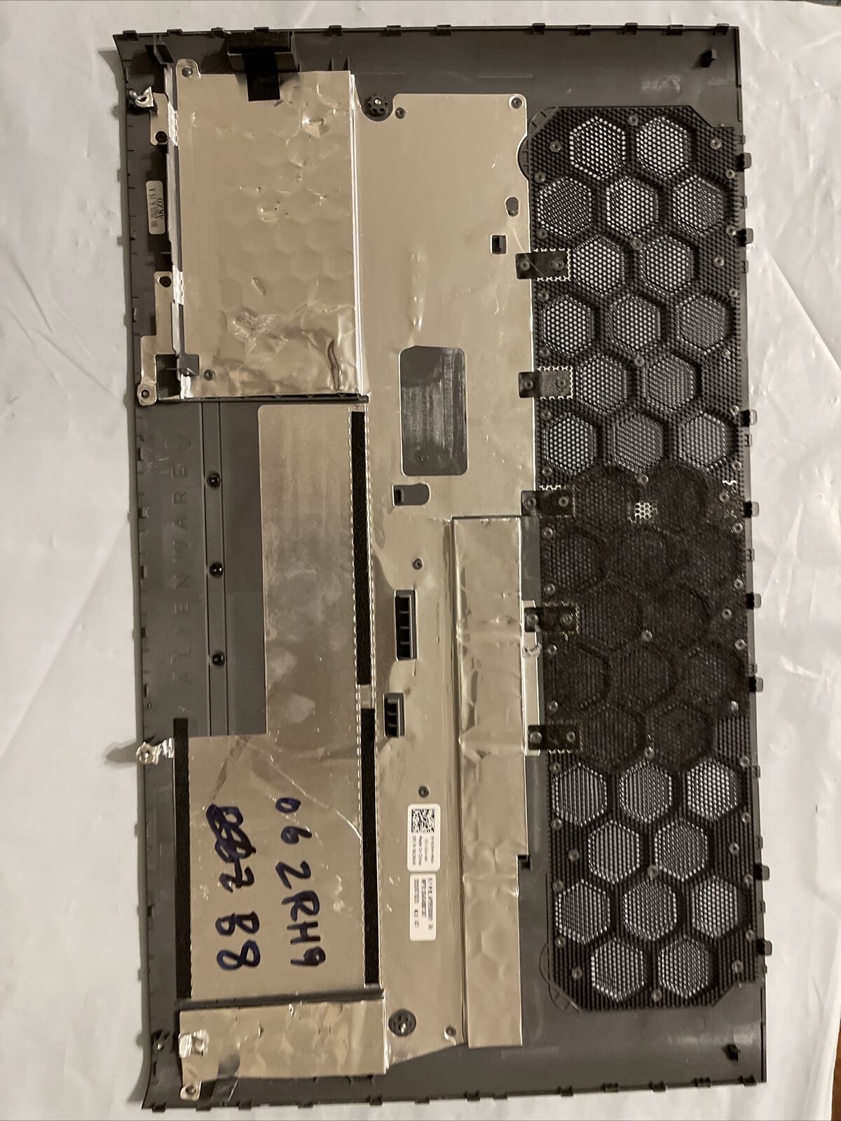 Genuine Dell Alienware Area-51 R2 Laptop Bottom Base Cover 62RH9 062RH9 B6